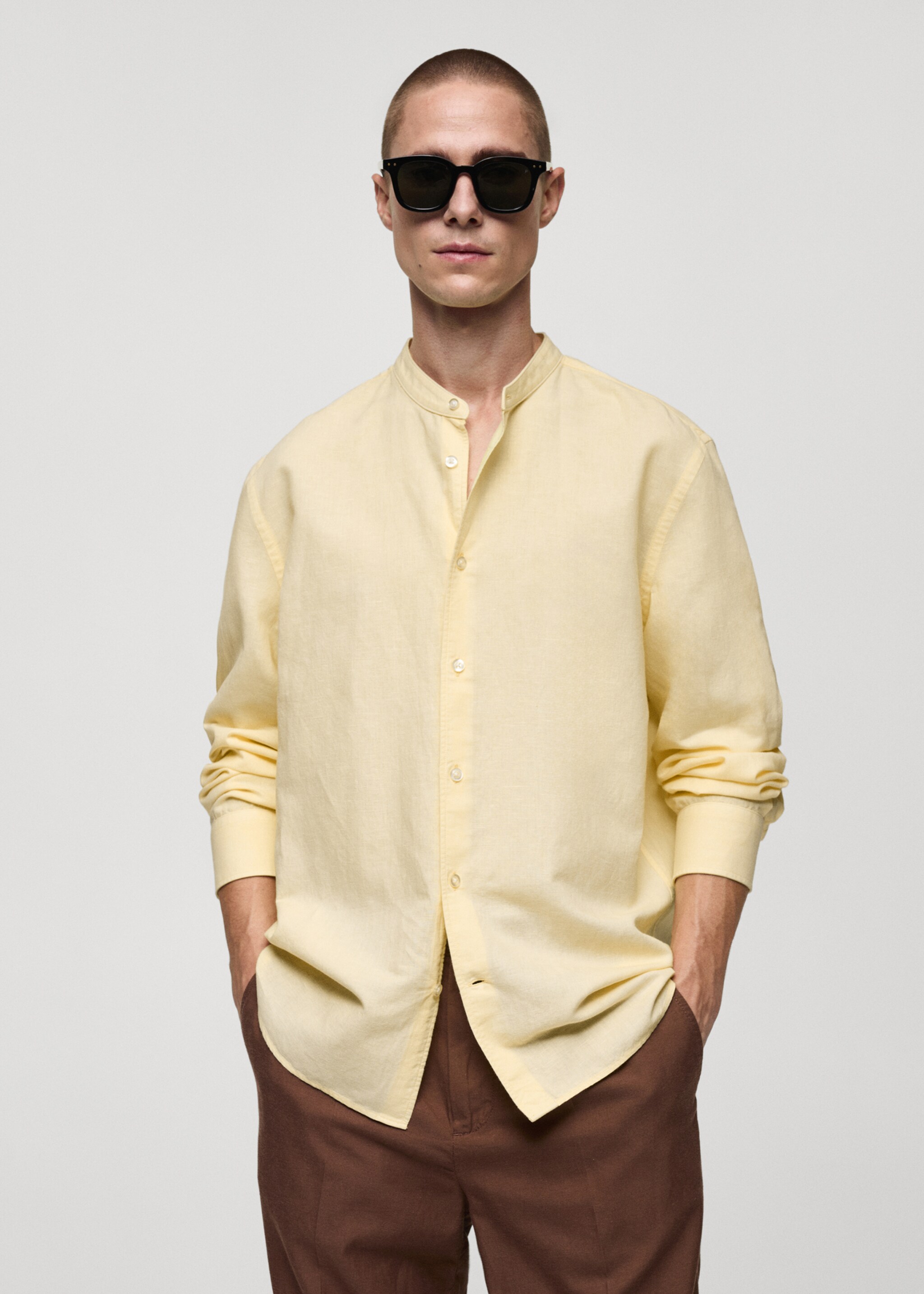 Classic-fit linen shirt with mandarin collar - Medium plane