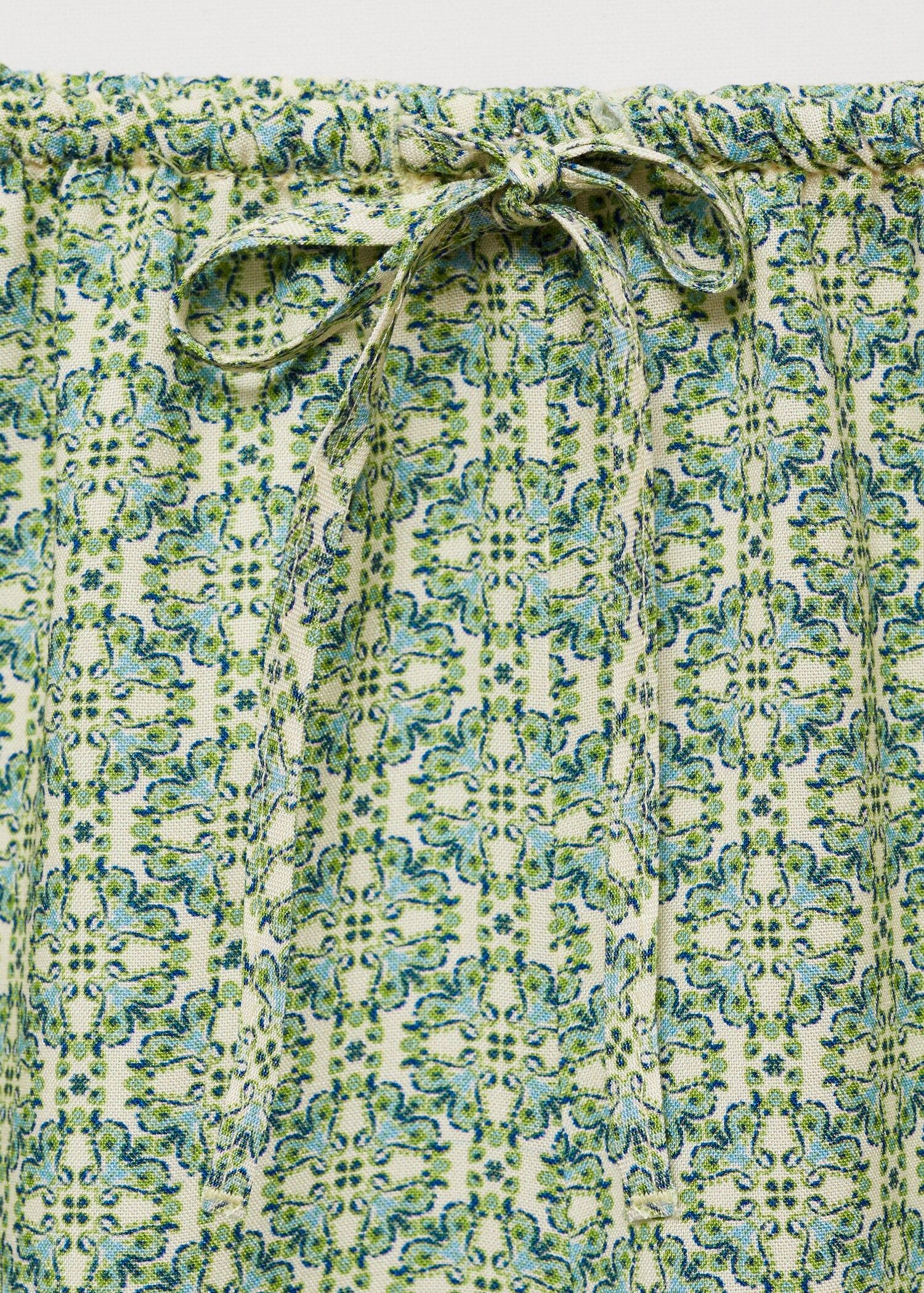Shorts mit geometrischem Print - Detail des Artikels 8