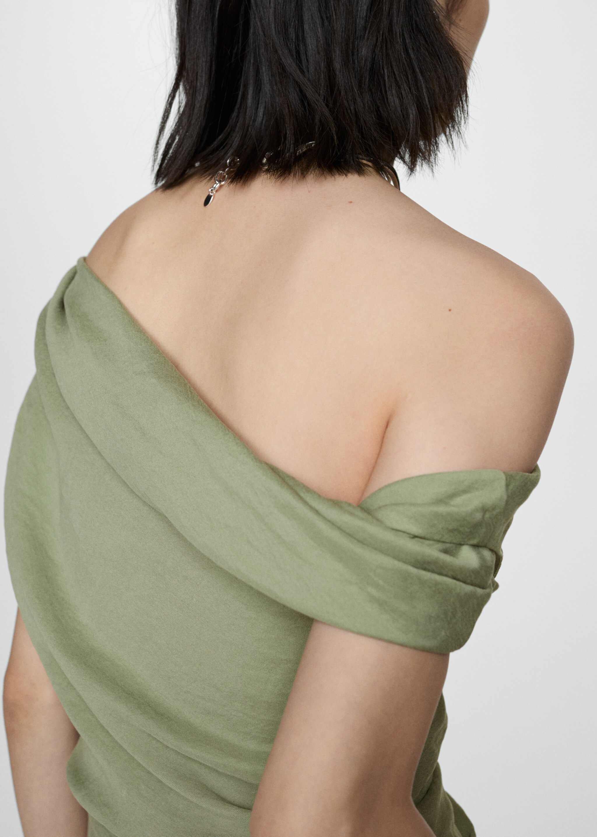 Asymmetrical pleated dress - Details of the article 6, Medium Green. Ref: 77041017-00.