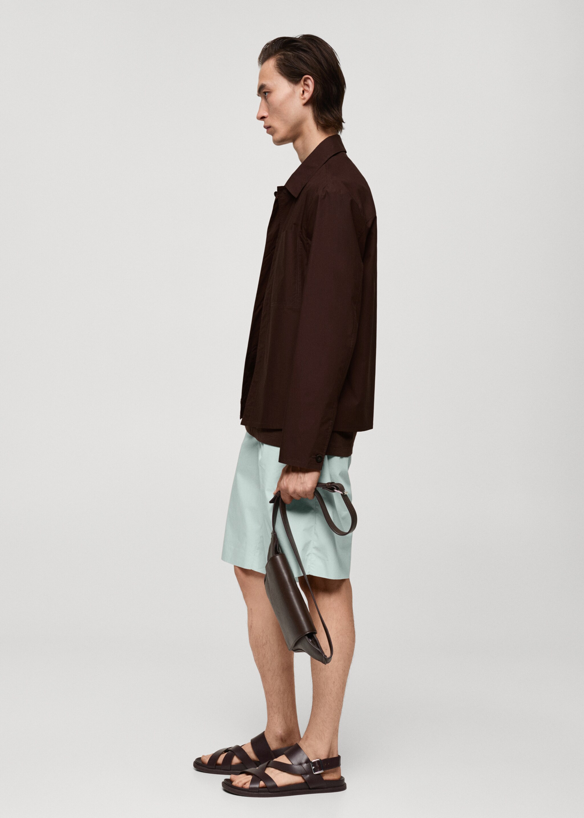 100% cotton jacket with pockets - Details of the article 2, Burgundy. Ref: 77042533-00.