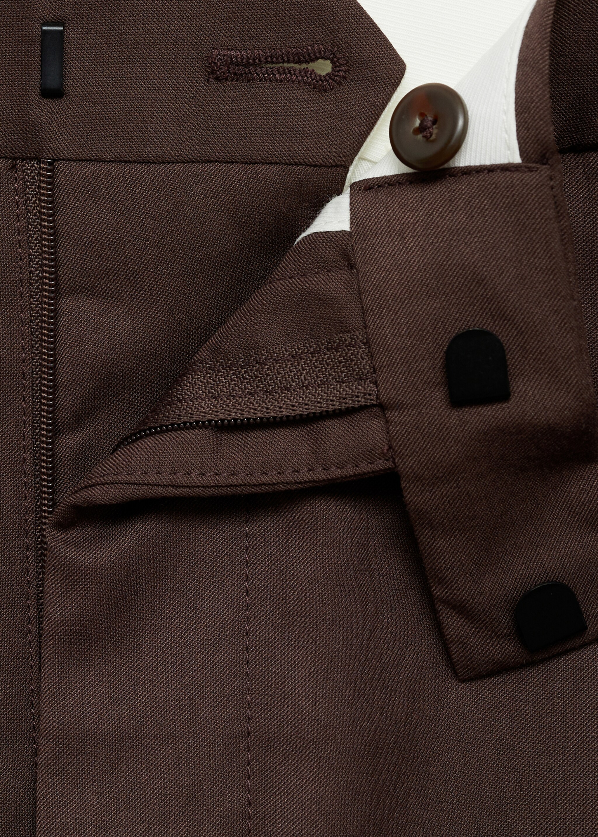Oblekové kalhoty regular fit se záševky - Detail zboží 8, Bordó. Ref: 77042535-00.