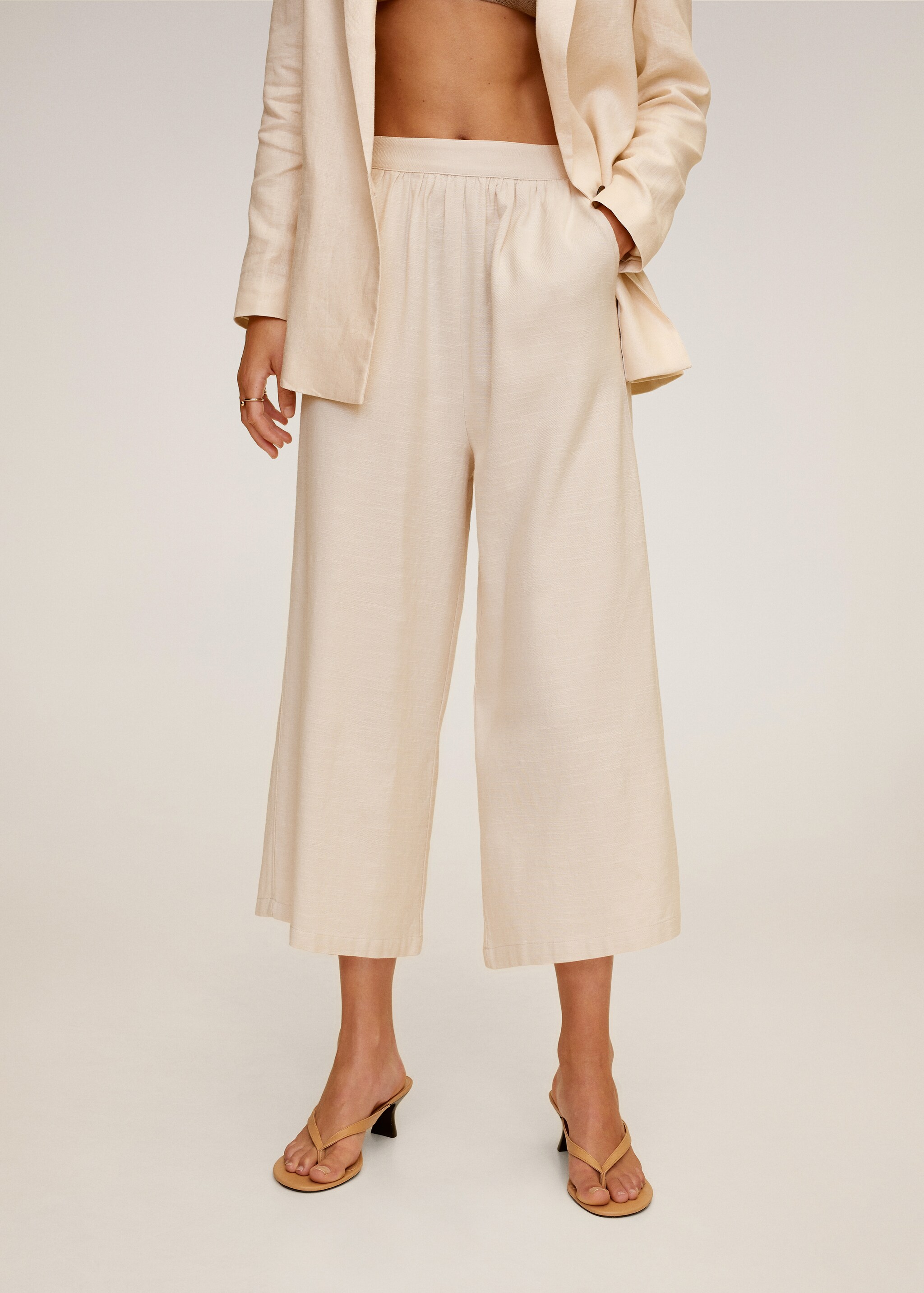Pantalón culotte - Plano medio