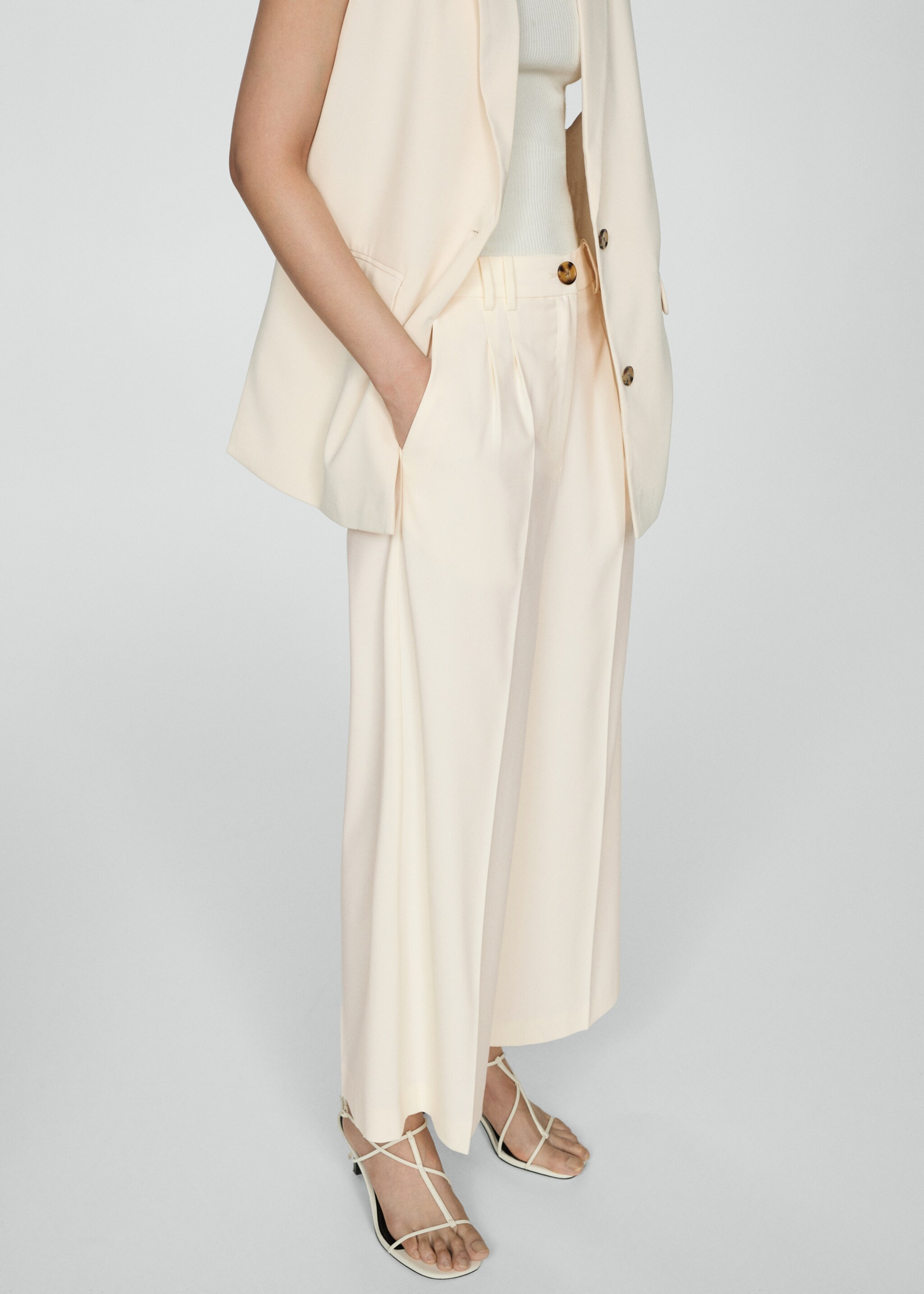 Pleated culottes trousers - Medium plane, Ecru. Ref: 77042913-00.