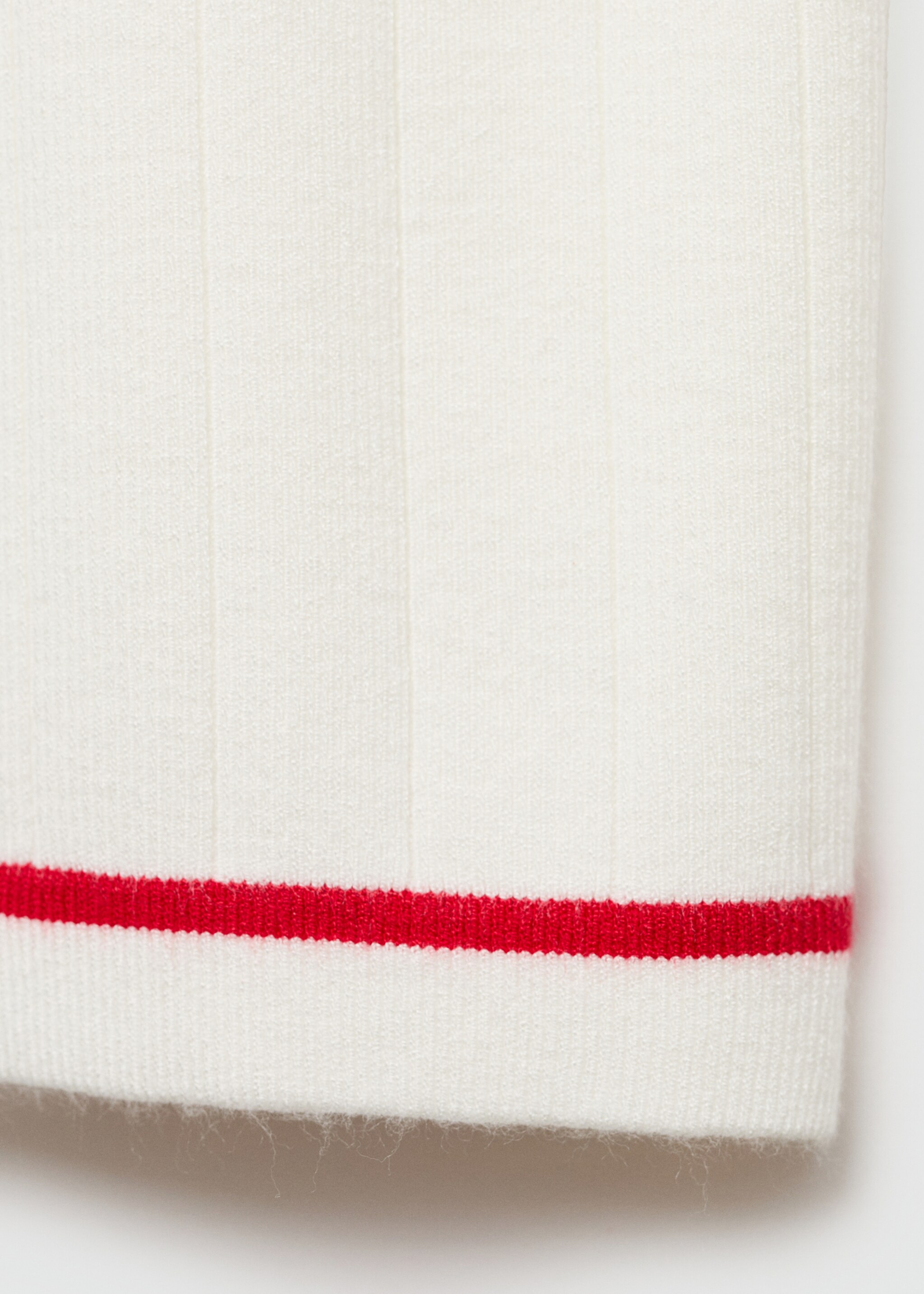 Short dress with contrasting trim - Details of the article 0