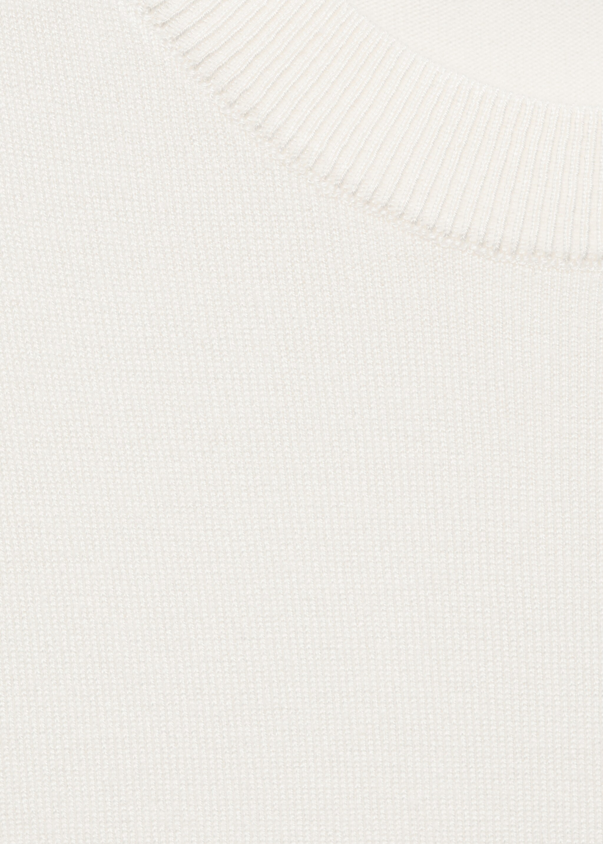 Short-sleeved fine-knit sweater - Details of the article 8, Ecru. Ref: 77042919-00.