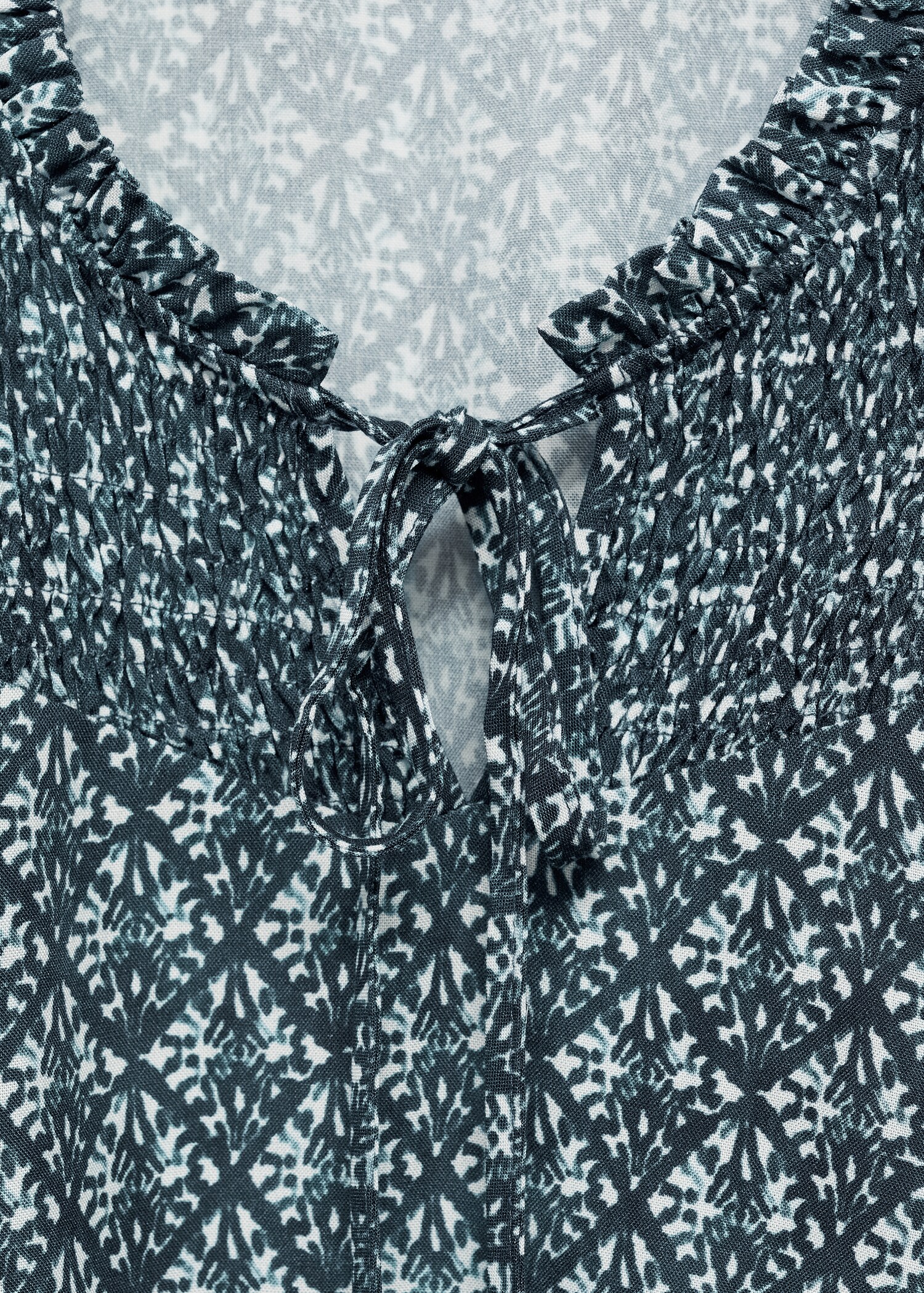 Gemusterte Bluse - Detail des Artikels 8
