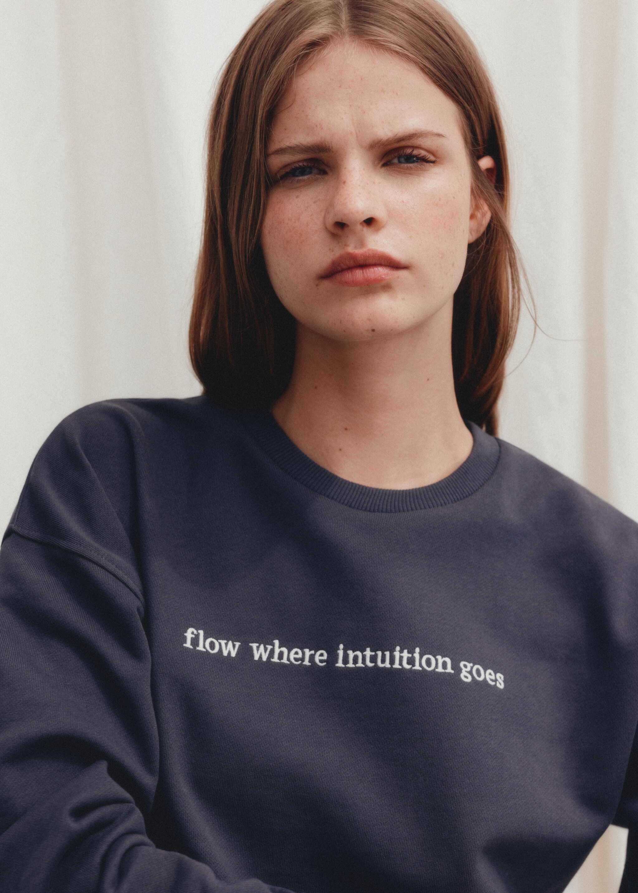Embroidered detail cotton sweatshirt - Details of the article 5, Charcoal. Ref: 77042935-00.
