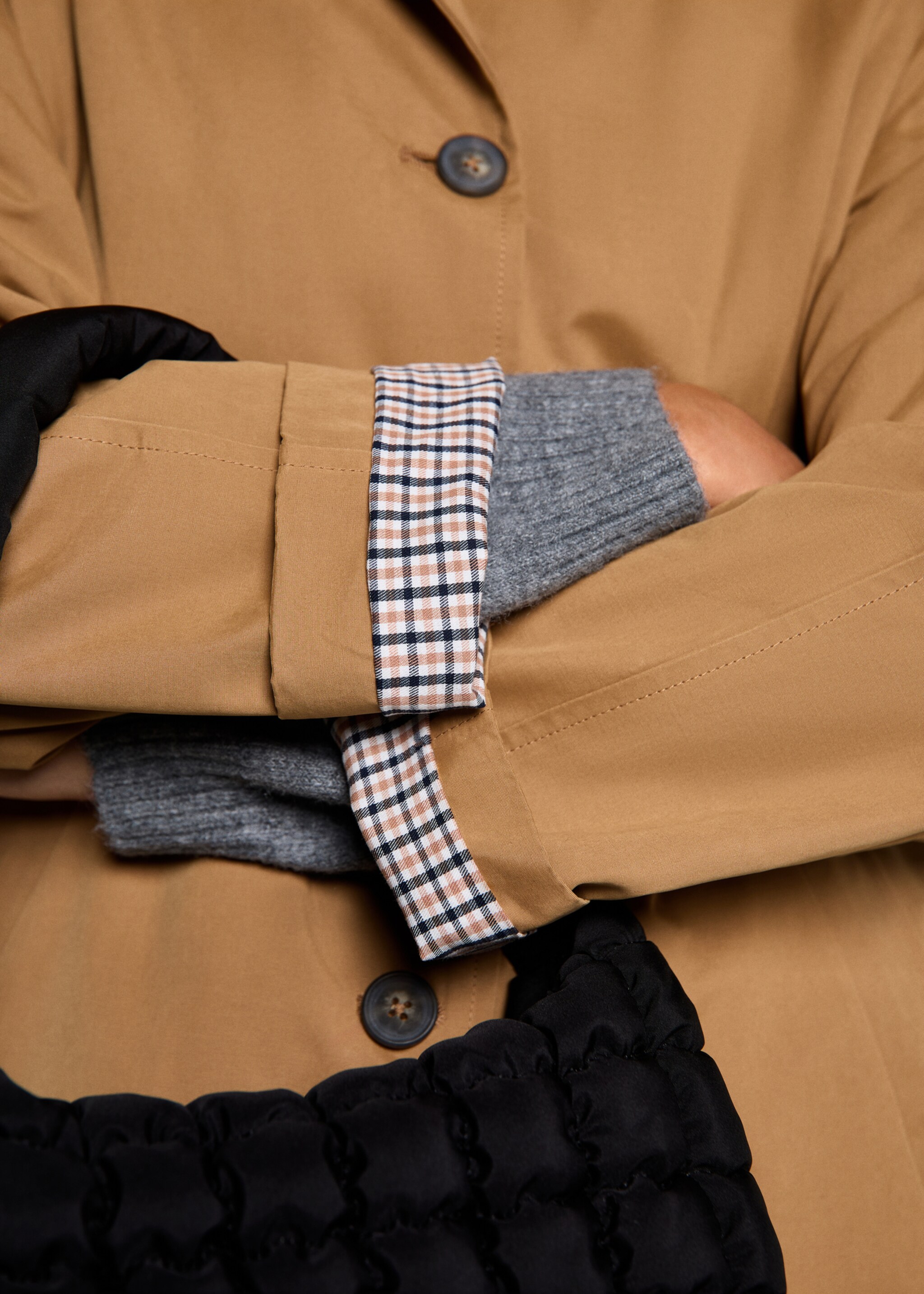 Classic long trench coat - Details of the article 2, Beige. Ref: 77043284-00.