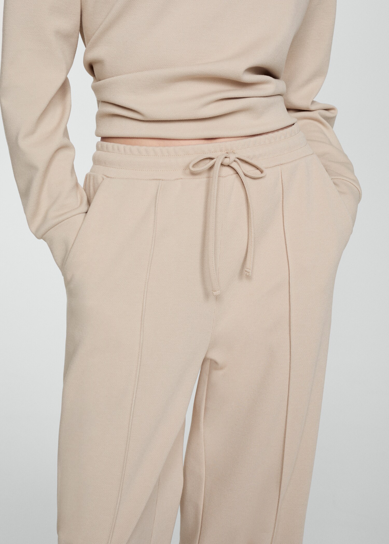 Seam-detail straight-fit pants - Details of the article 1
