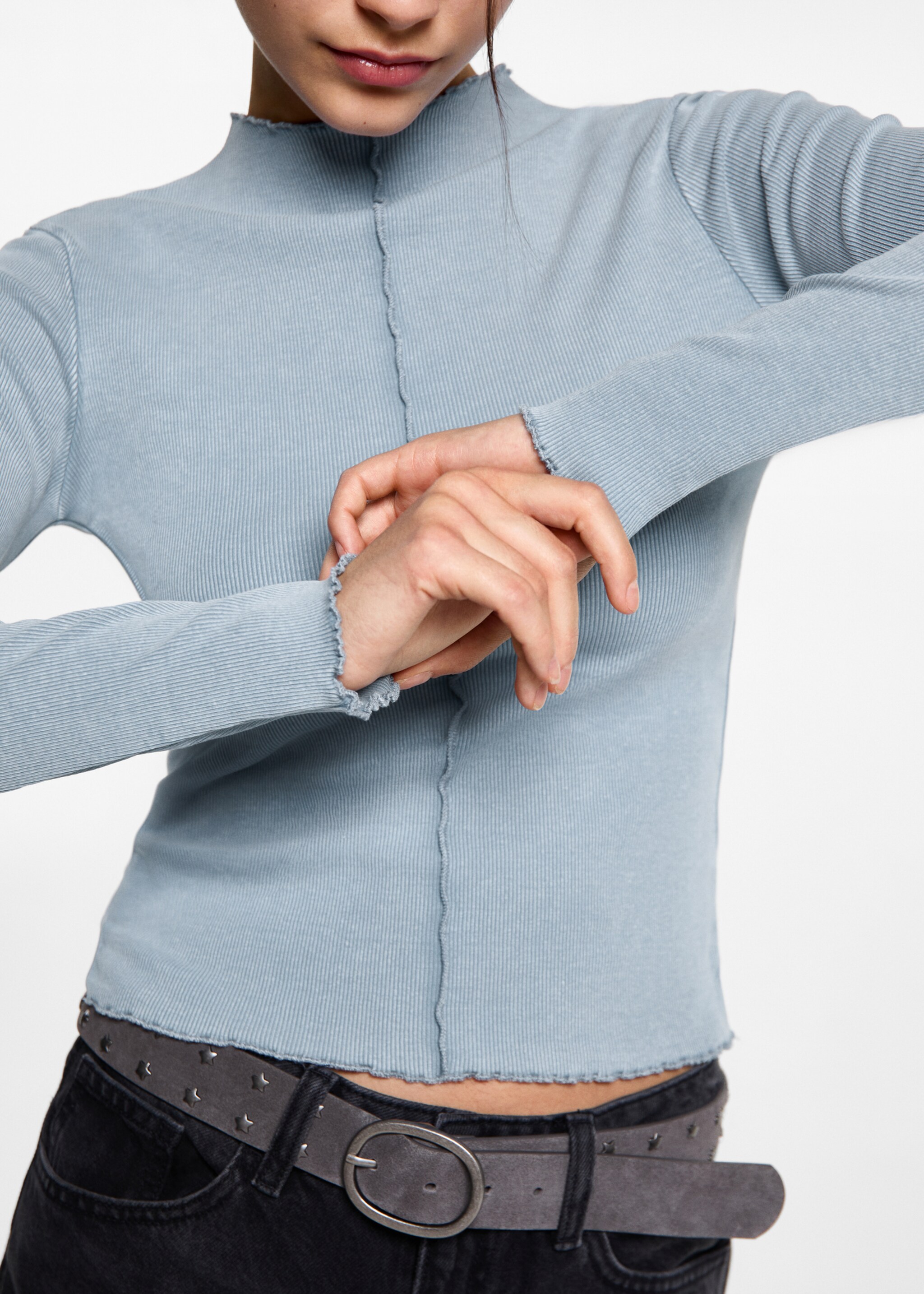 Long-sleeved t-shirt with decorative seams - Details of the article 6, Sky Blue. Ref: 77044046-00.