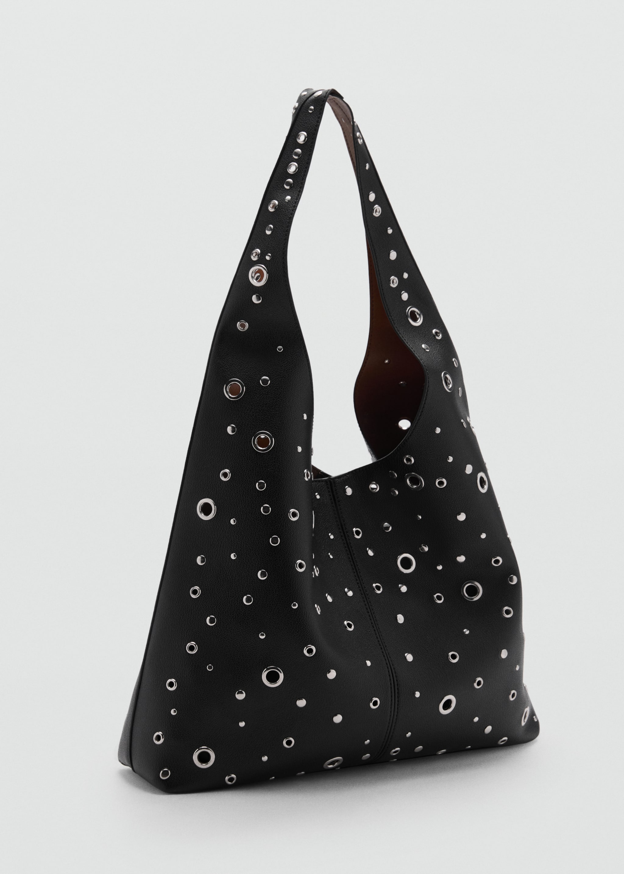 Bolso troquelado tachuelas - Plano medio, Negro. Ref: 77044062-00.