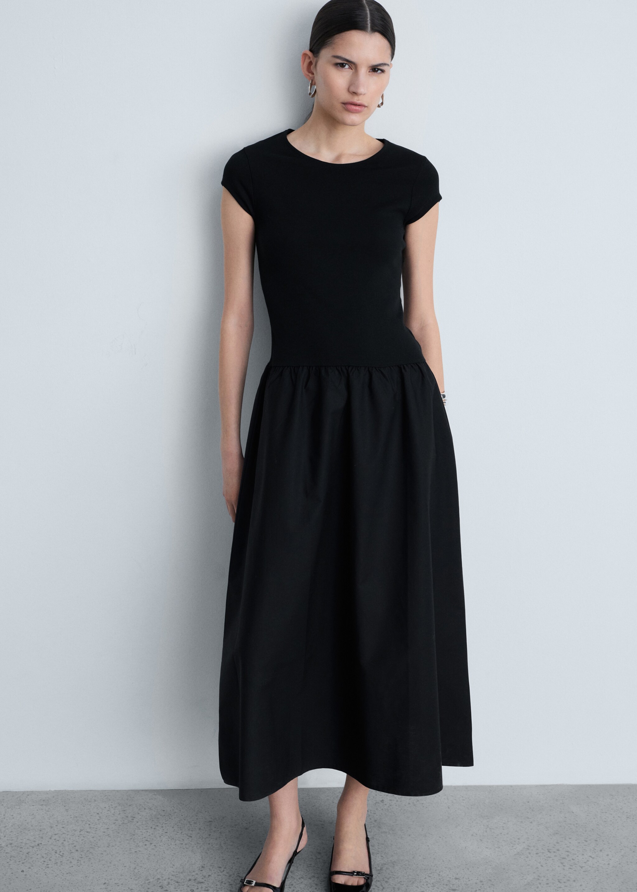 Flared dress in combined fabric - Details of the article 2, Black. Ref: 77044073-00.