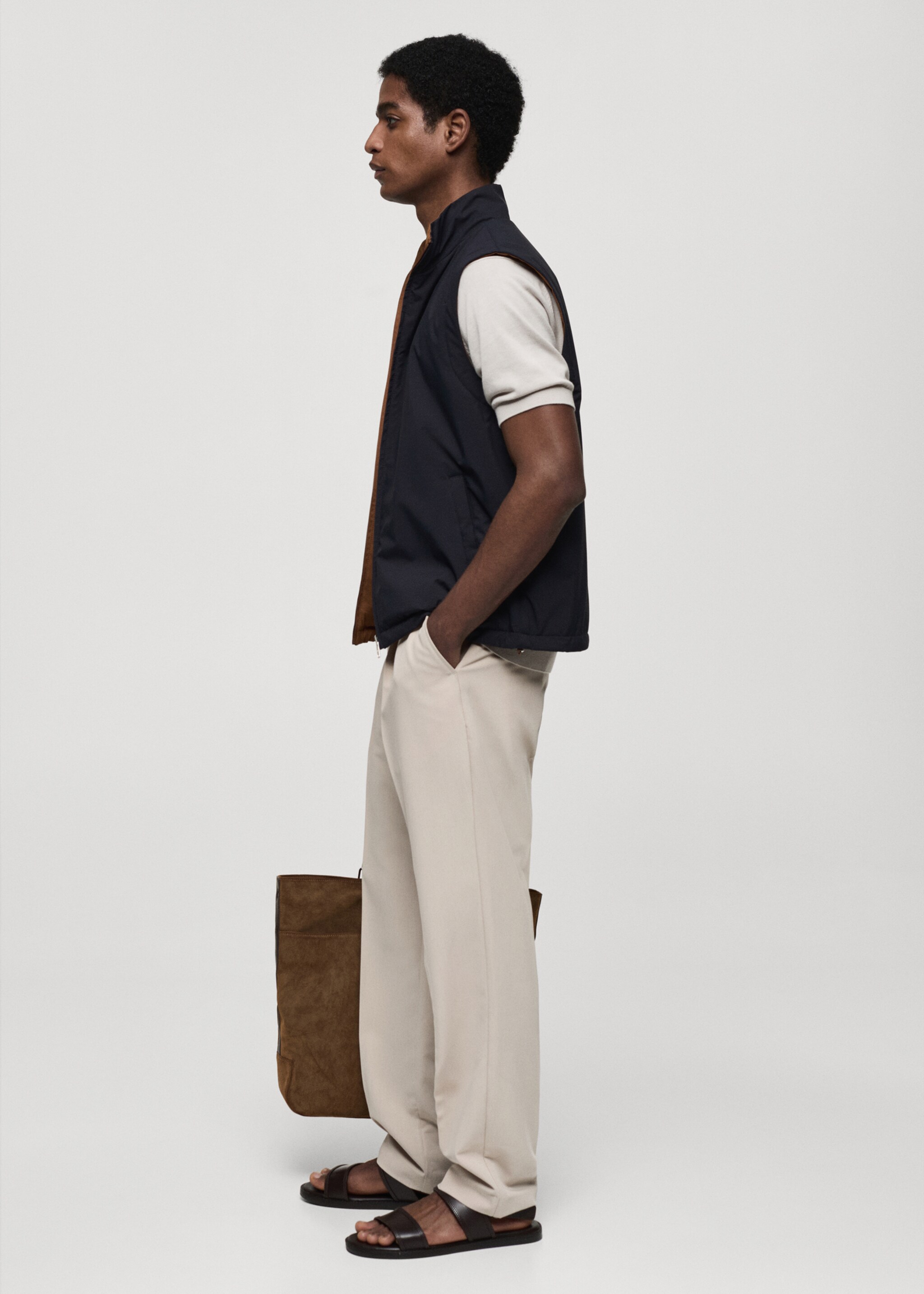 Waterafstotende reversibele bodywarmer - Detail van het artikel 2, Donkermarine. Ref: 77044433-00.