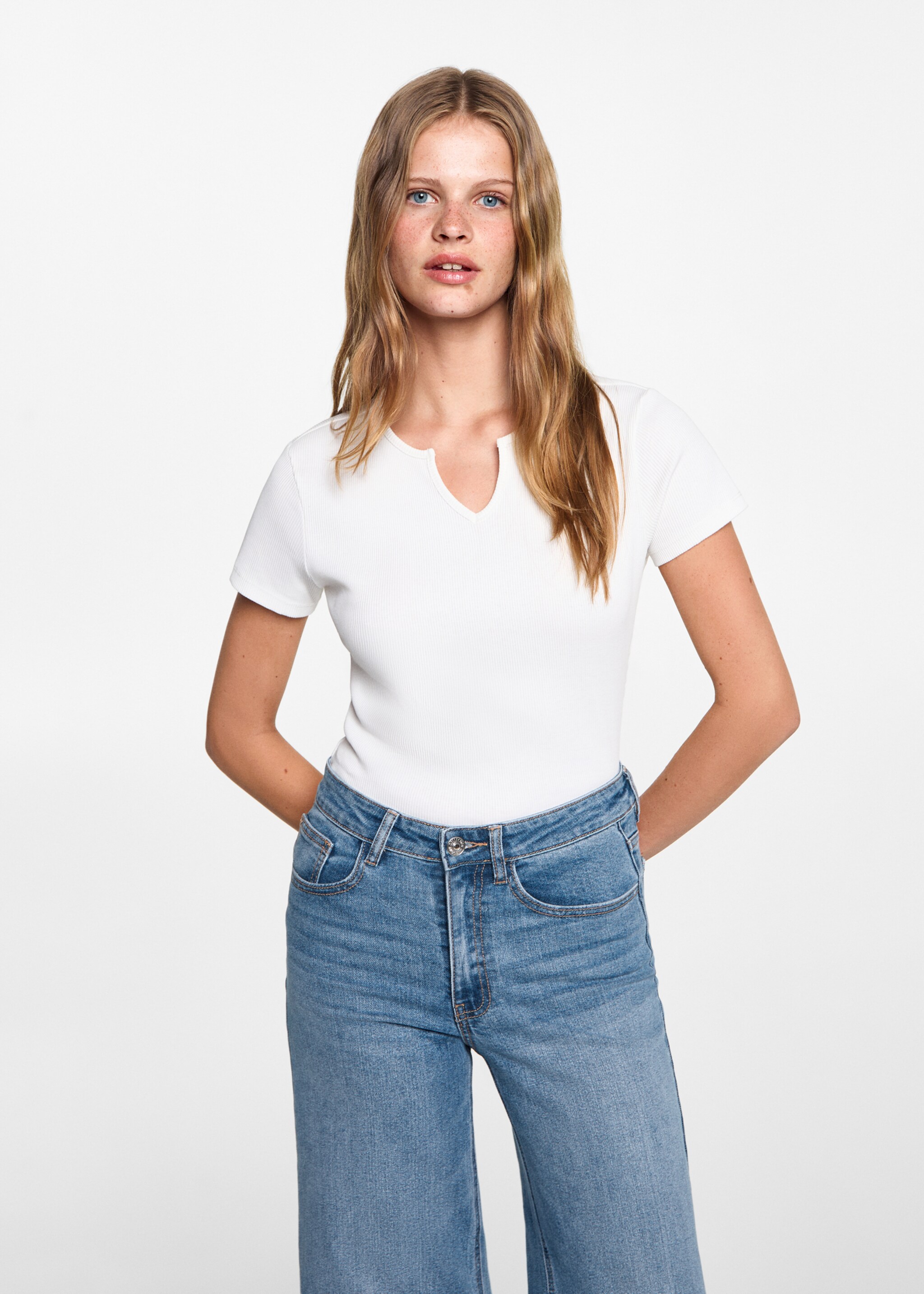 Ausgestellte Jeans - Detail des Artikels 1, Mittelblau. Ref: 77044435-00.