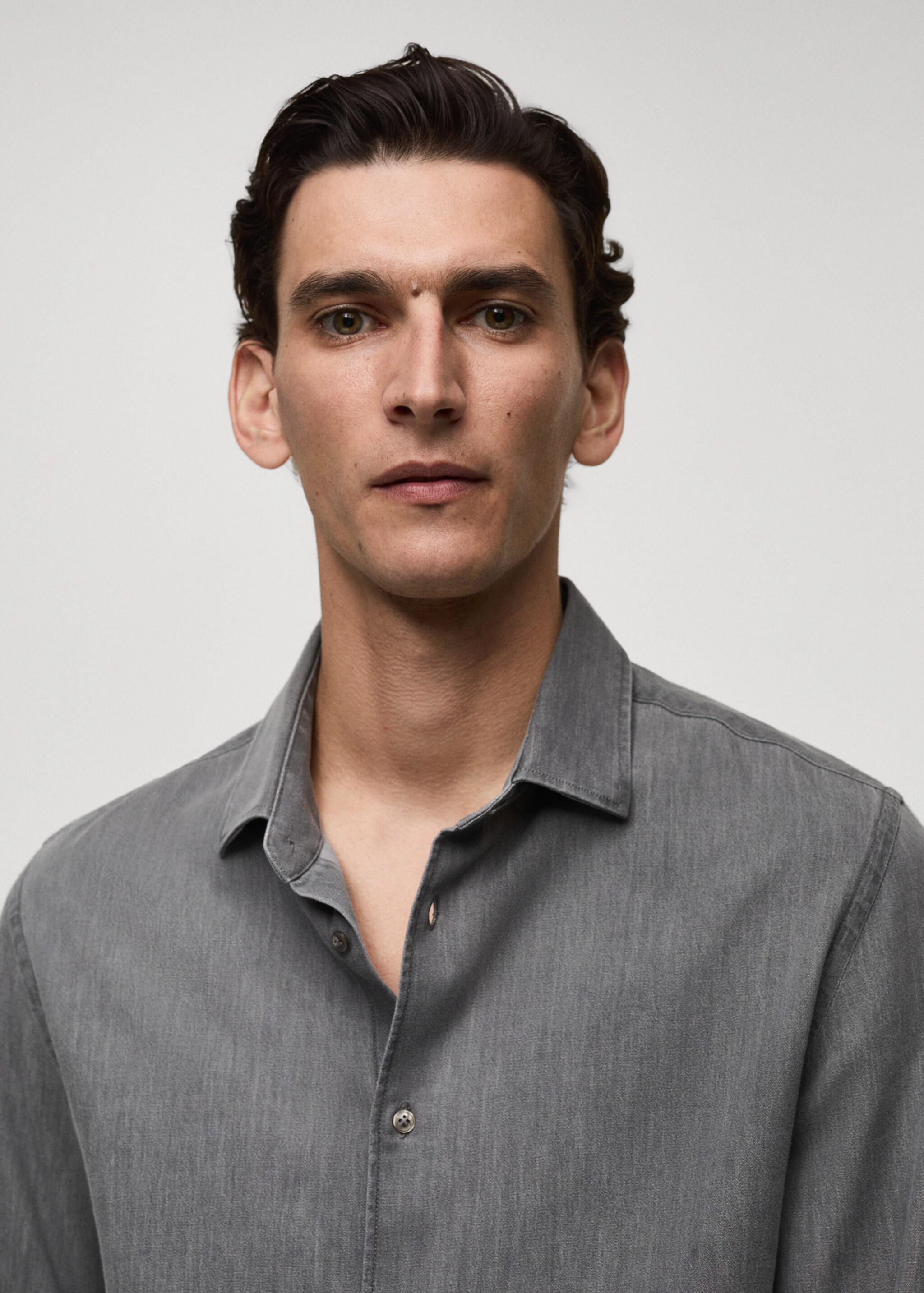 Regular-fit cotton chambray shirt - Details of the article 1, Denim Grey. Ref: 77044437-00.