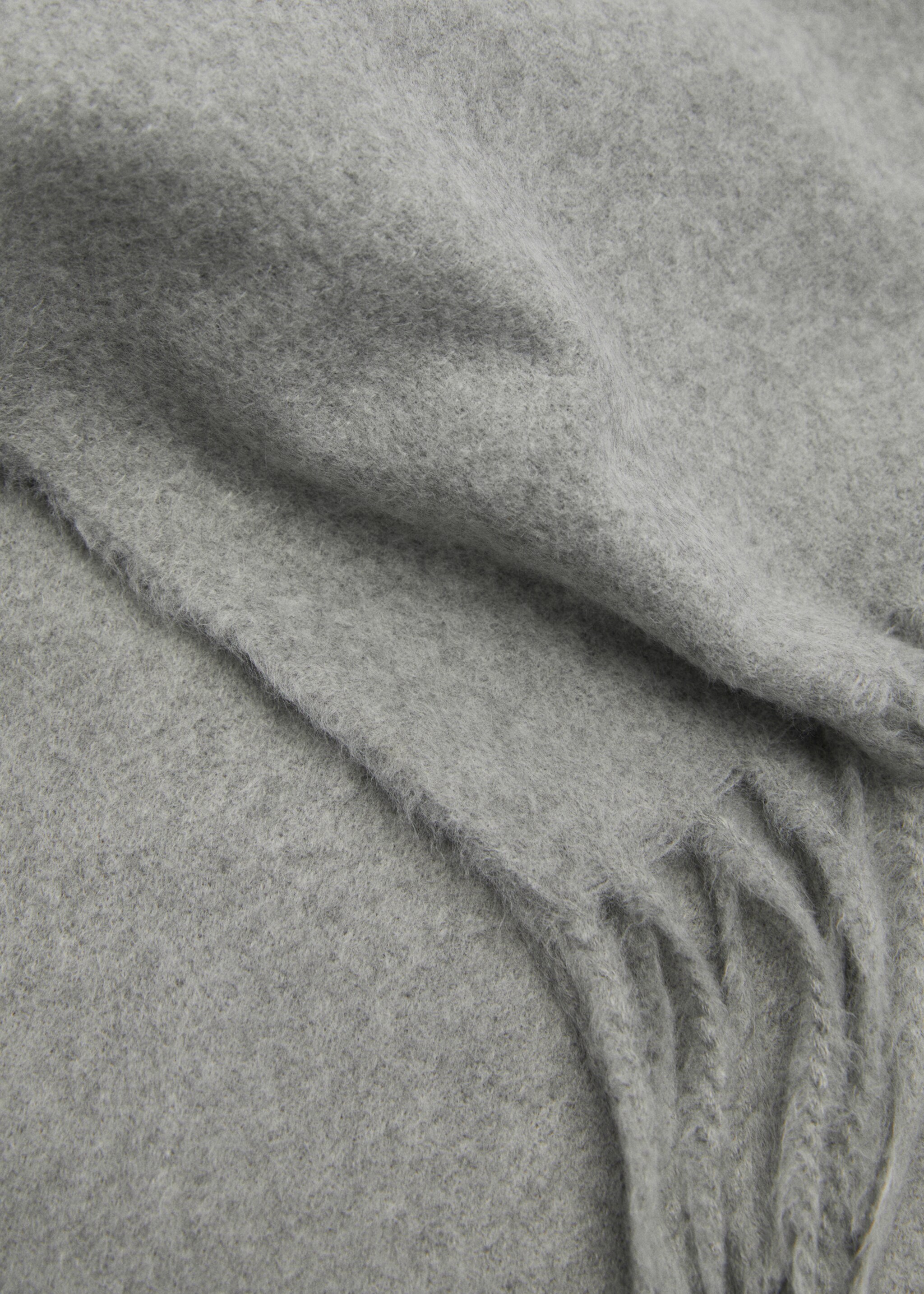 Fringed edge scarf - Medium plane, Light Heather Grey. Ref: 77044758-00.