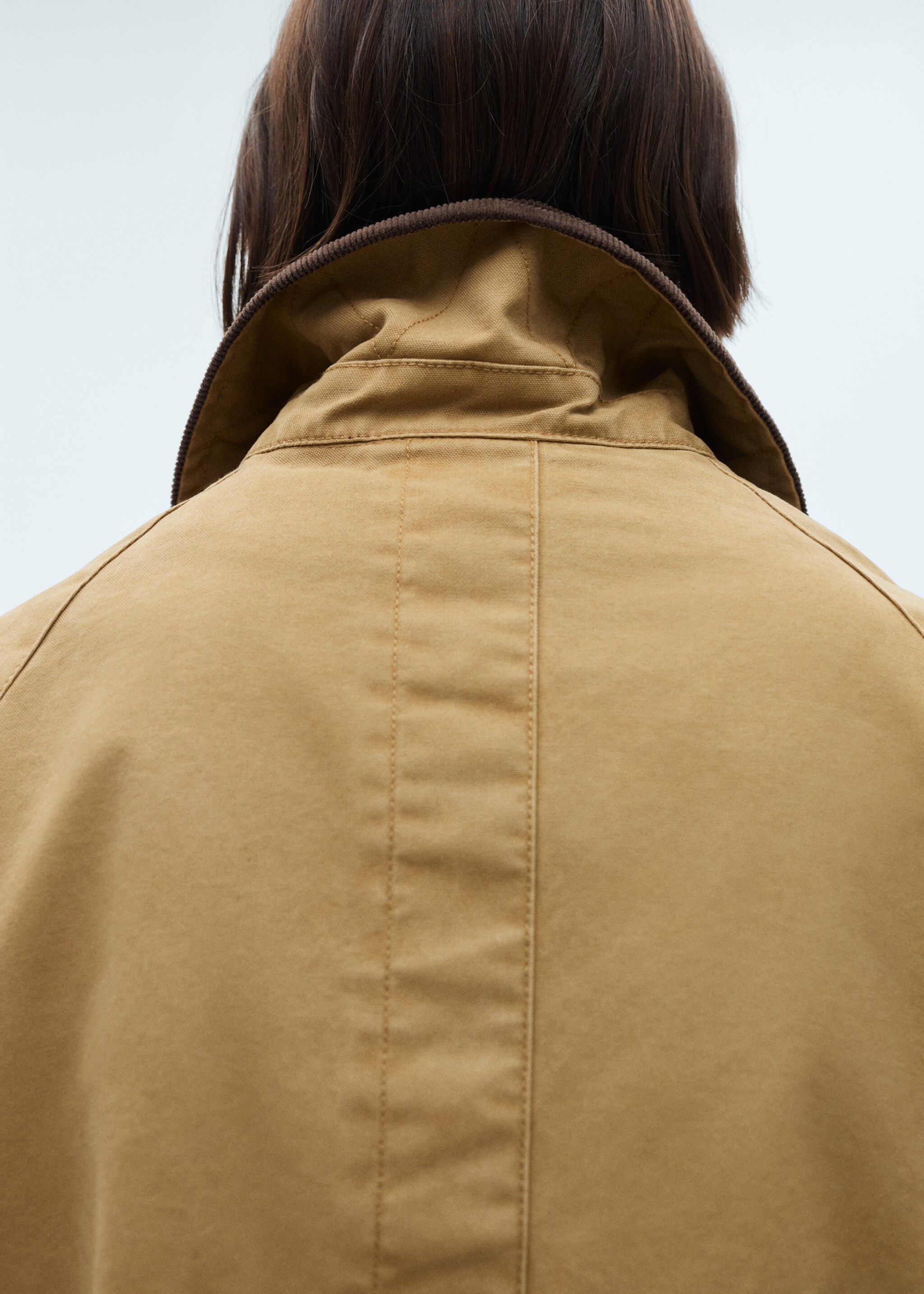 Pockets cotton parka - Details of the article 2, Medium Brown. Ref: 77044760-00.