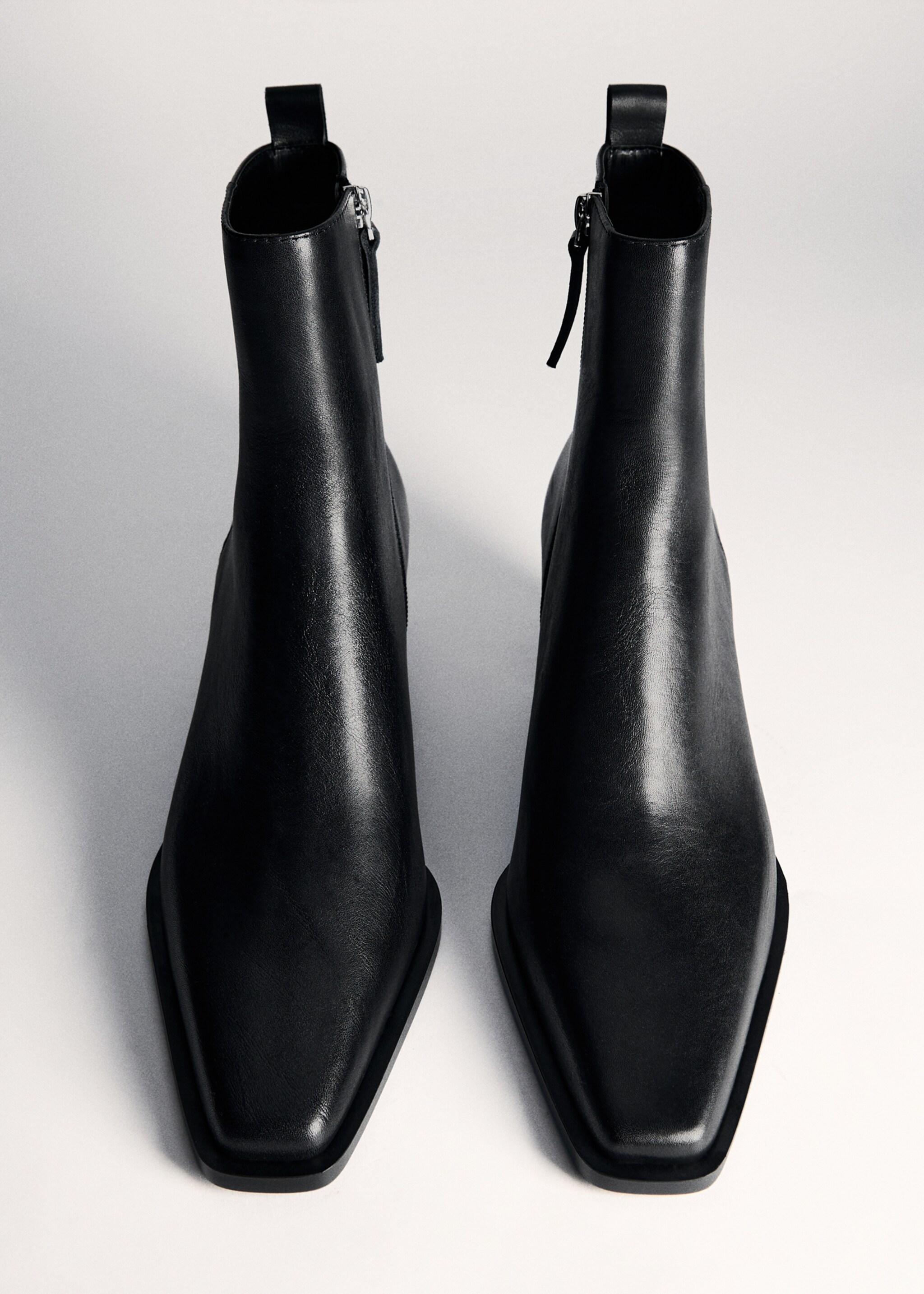 Leather ankle boots with block heel - Details of the article 5, Black. Ref: 77044762-00.