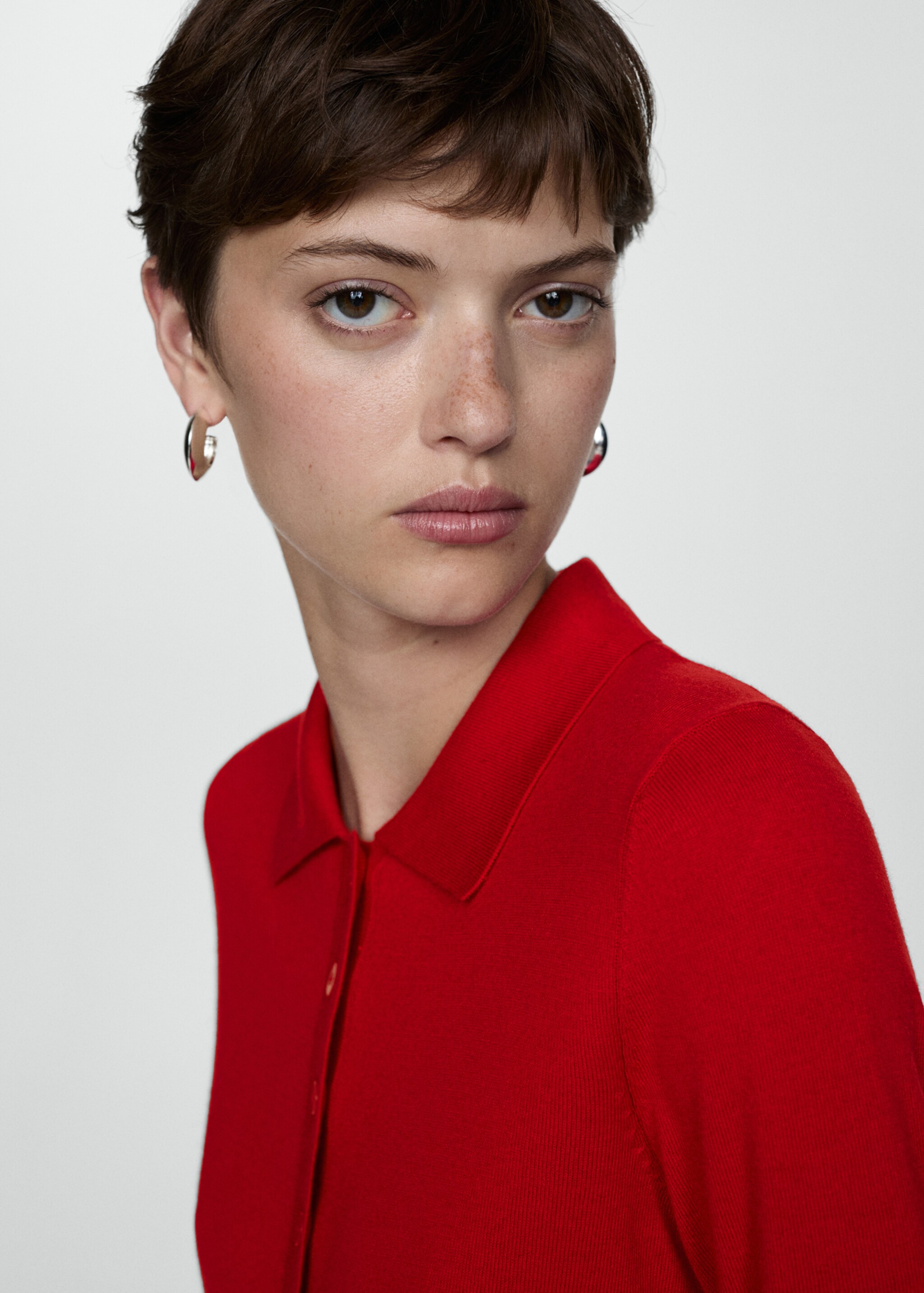 Cardigan col polo - Détail de l'article 1, Rouge. Ref: 77044763-00.