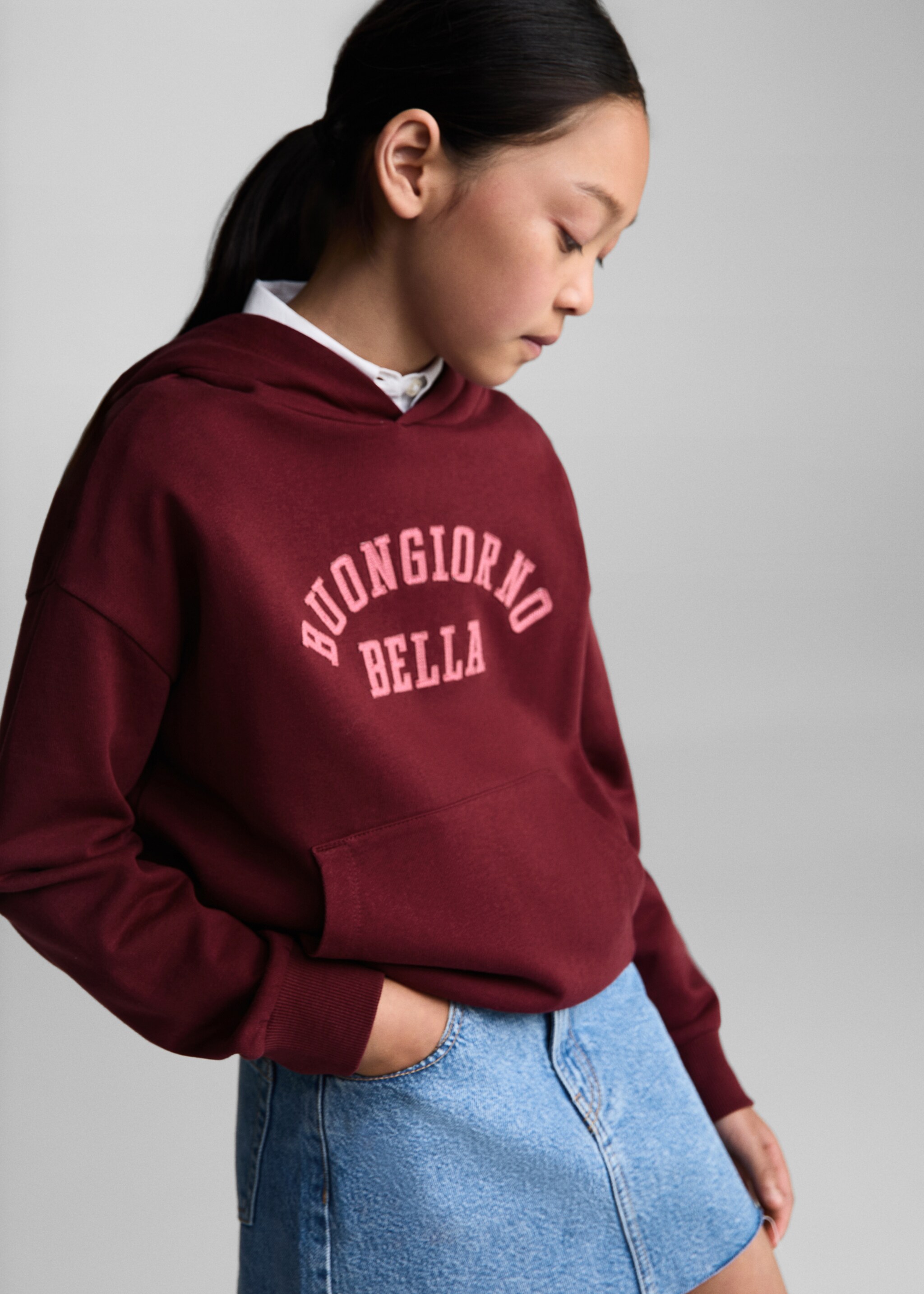 Sweat-shirt imprimé capuche - Plan moyen, Lie de vin. Ref: 77044774-00.