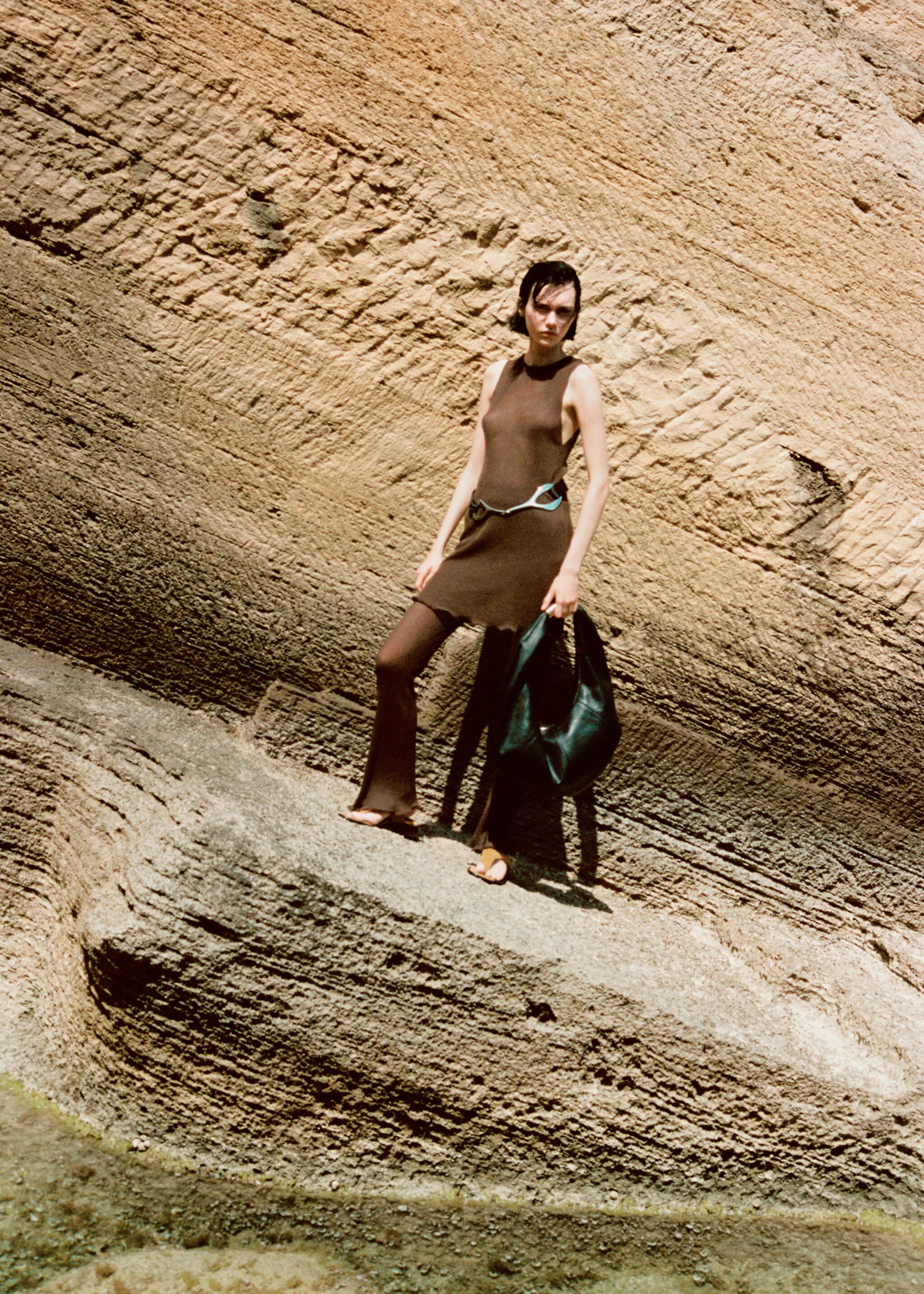 Short knitted dress - Details of the article 7, Brown. Ref: 77044791-00.