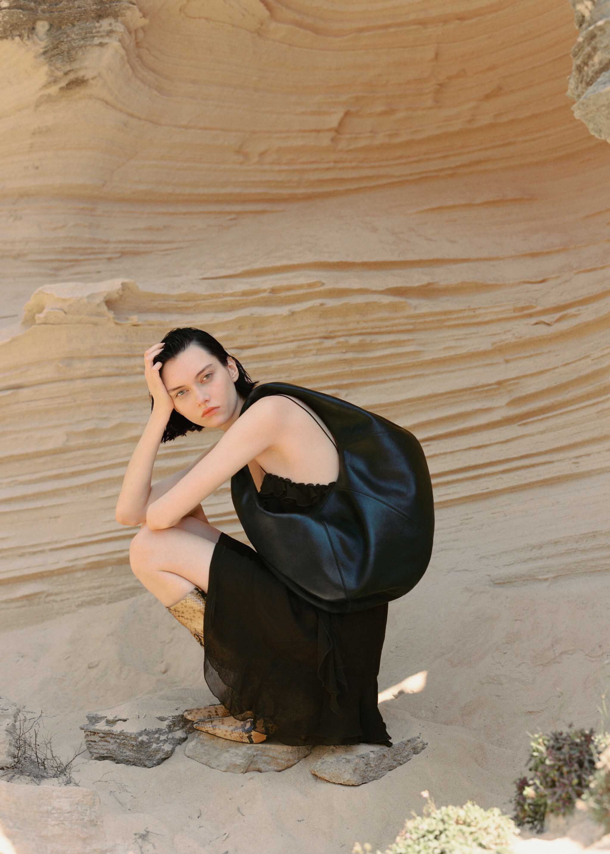 Leather bag with metallic detail - Details of the article 9, Black. Ref: 77044795-00.