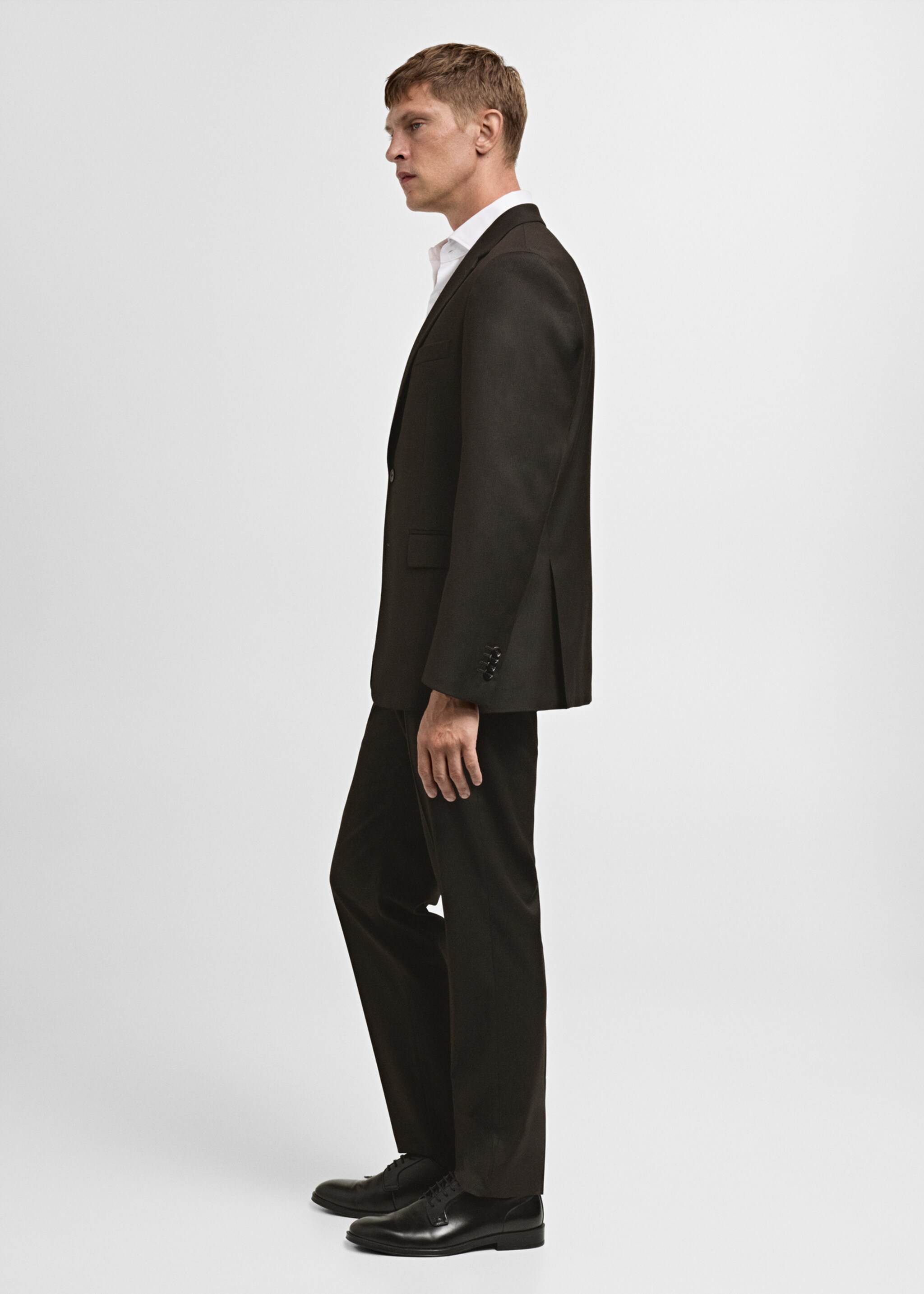 Marynarka od garnituru slim fit z tkaniny comfort stretch - Szczegóły artykułu 2, Brązowy. Ref: 77045148-00.