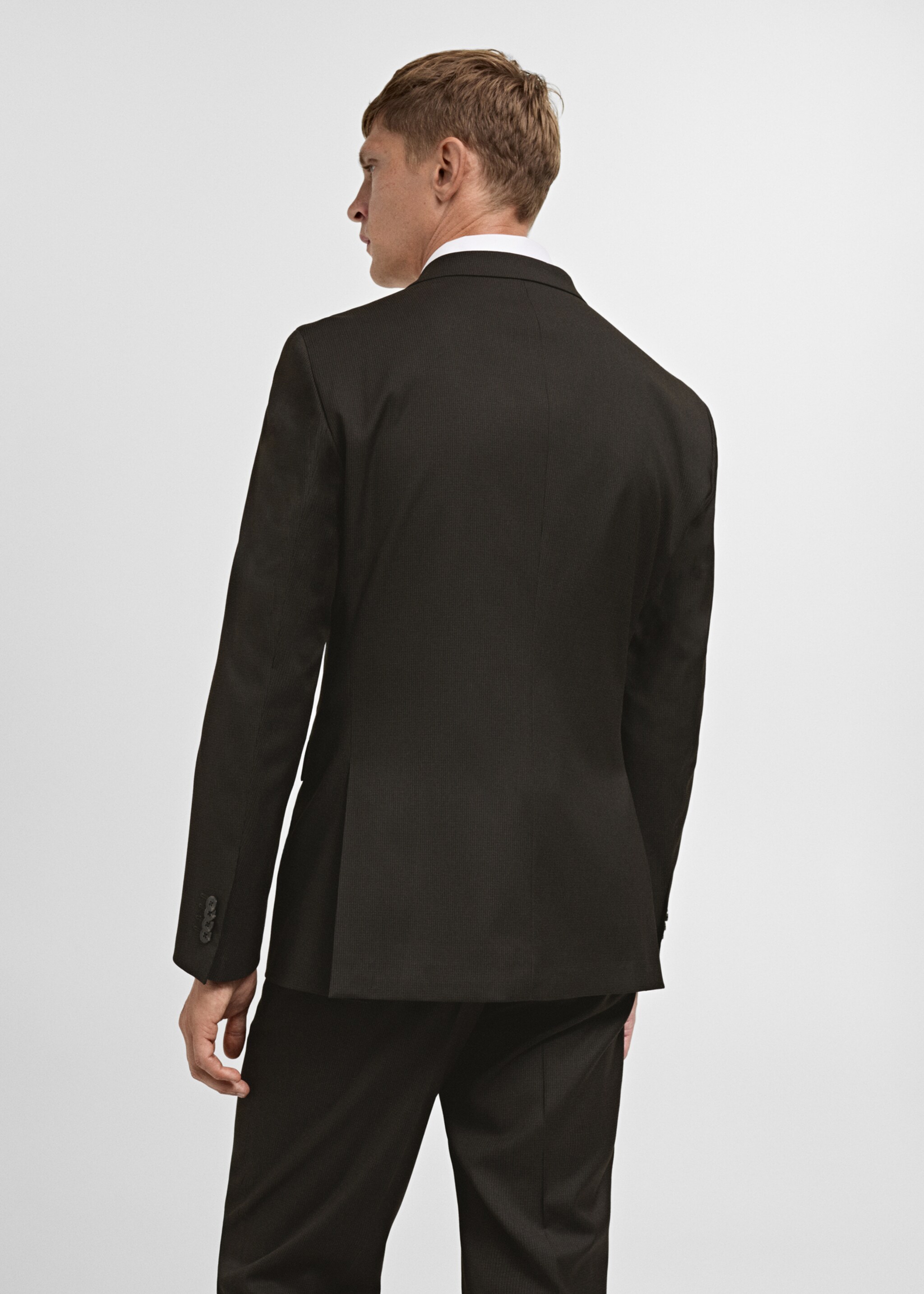 Marynarka od garnituru slim fit z tkaniny comfort stretch - Tylna strona artykułu, Brązowy. Ref: 77045148-00.