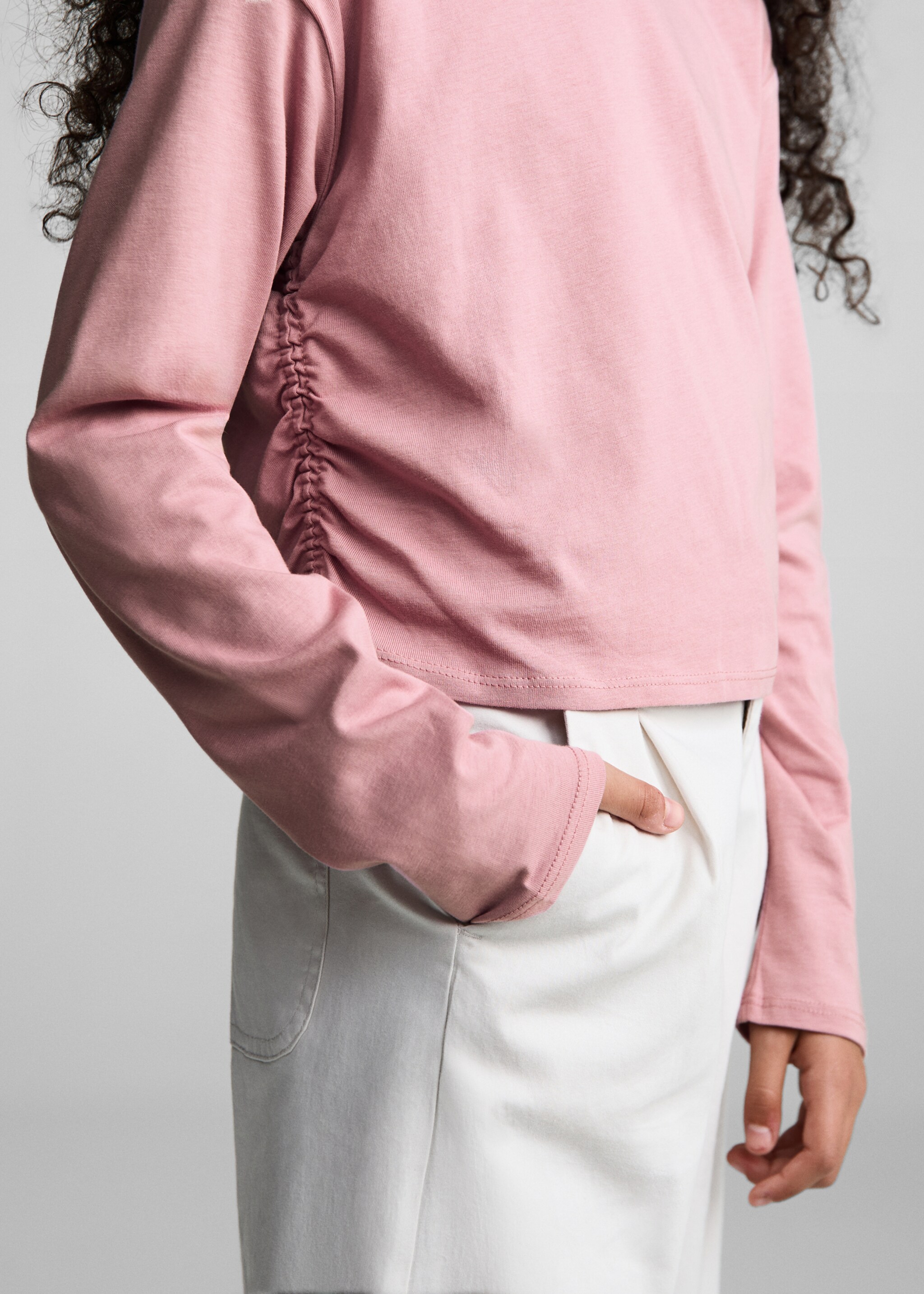 Samarreta detall frunzit - Detall de l'article 6, Rosa. Ref: 77045151-00.
