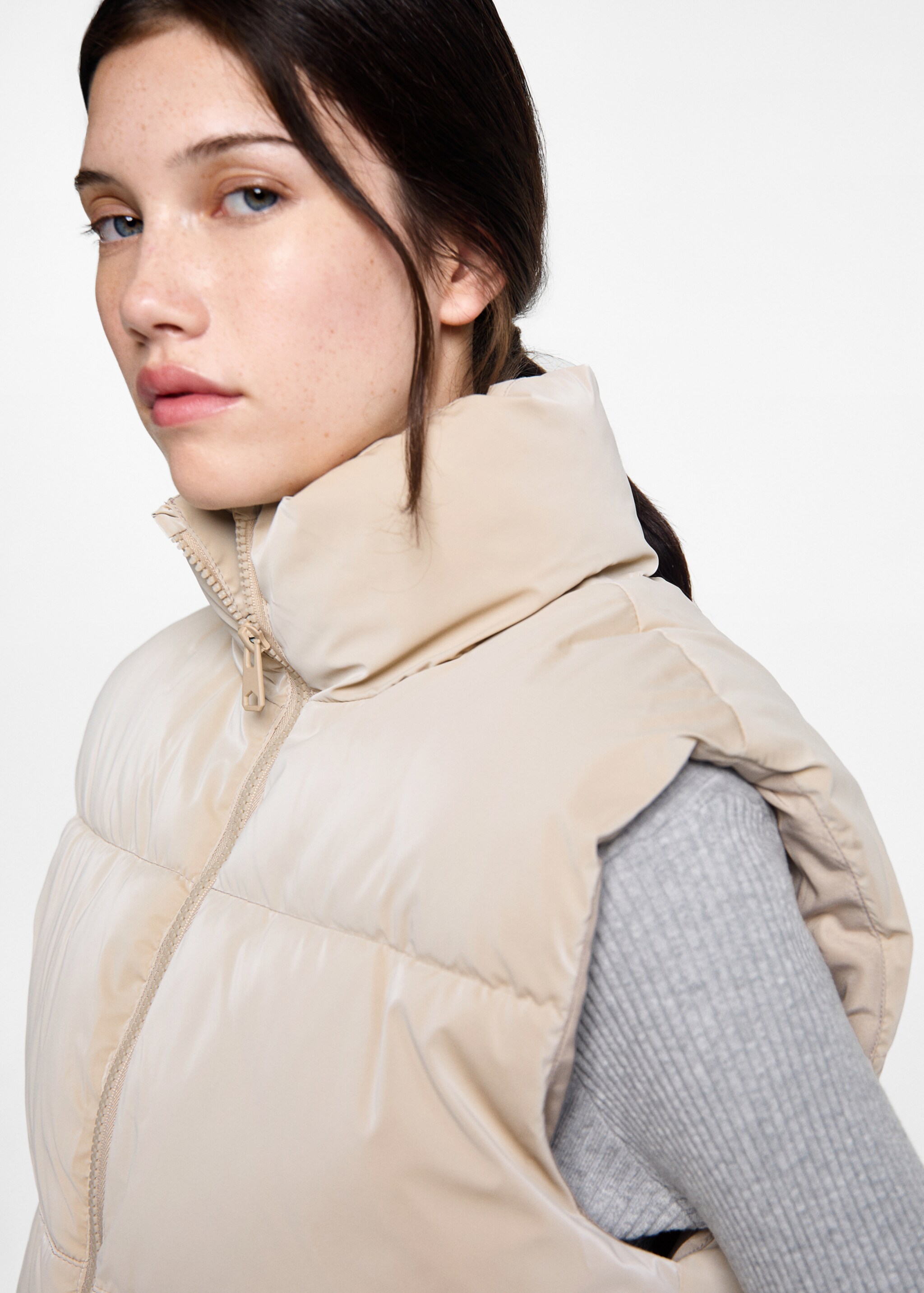 Steppanorak mit Taschen - Detail des Artikels 1, Beige. Ref: 77045629-00.