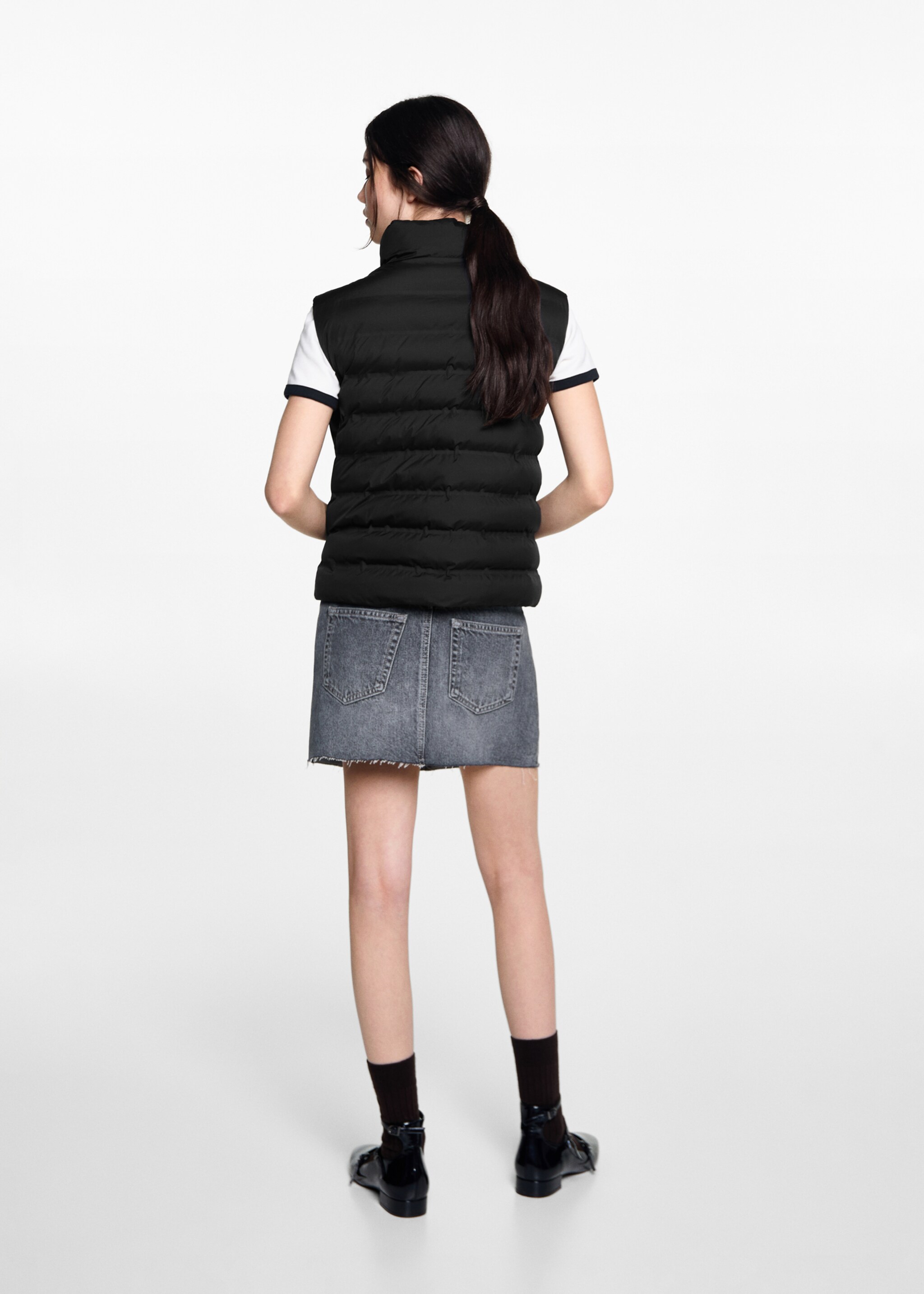Quilted gilet - Reverse of the article, Black. Ref: 77045631-00.