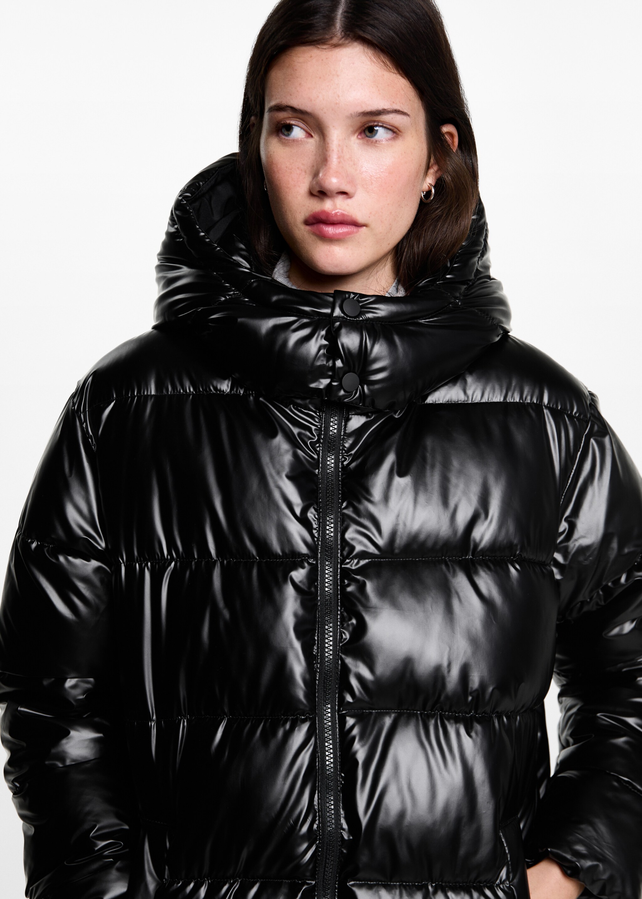 Quilted long coat - Details of the article 1, Black. Ref: 77045637-00.