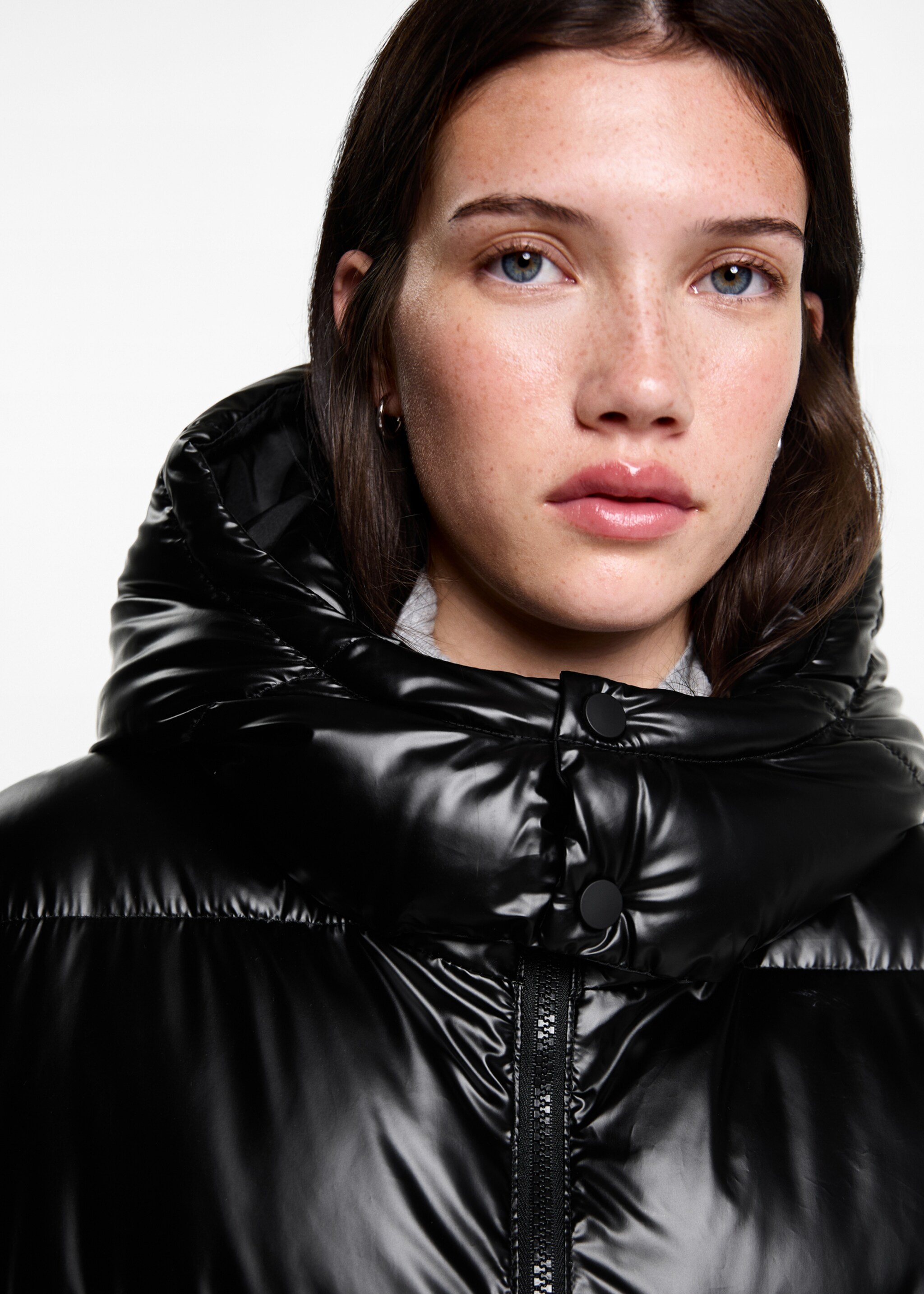 Quilted long coat - Details of the article 4, Black. Ref: 77045637-00.