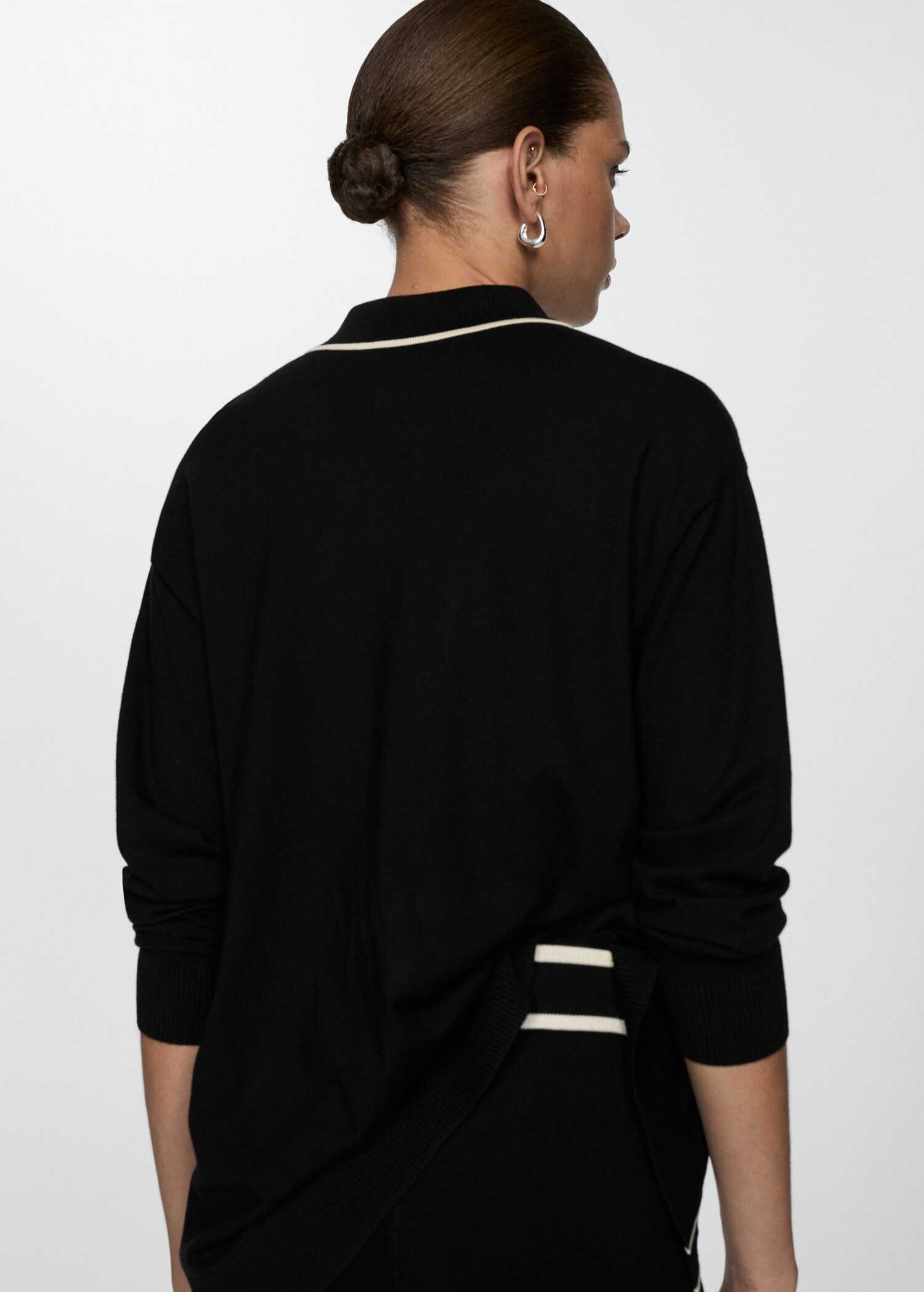 Oversized-Cardigan mit Kontrastborten - Rückseite des Artikels