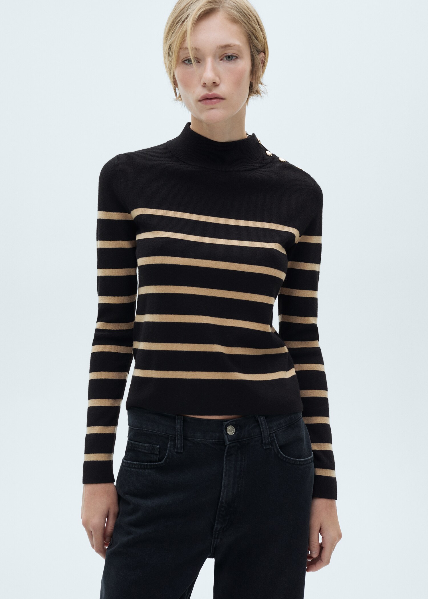 Sweater with shoulder buttons - Medium plane