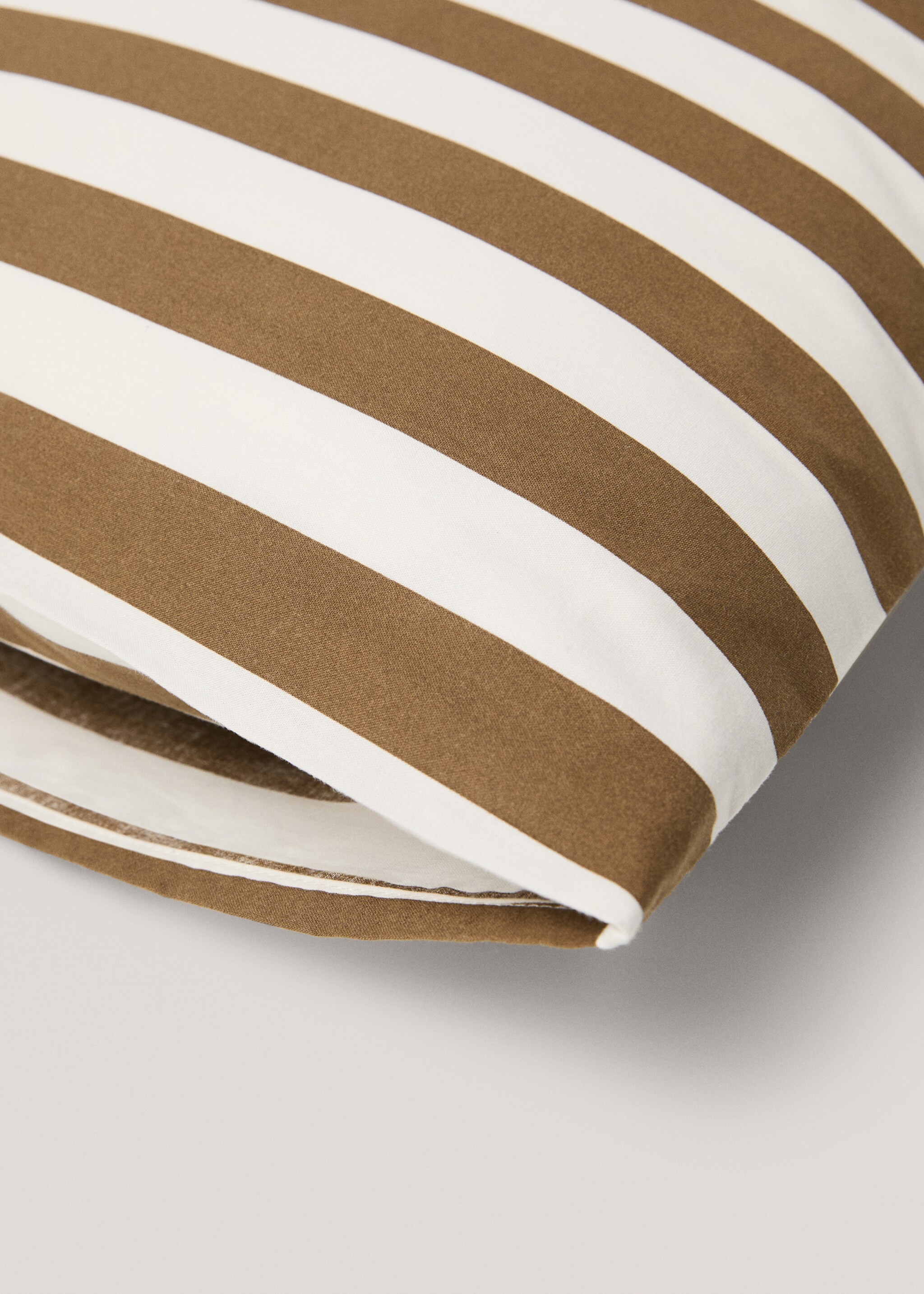 Striped pillowcase 60x60cm - Details of the article 2, Olive Green. Ref: 77045642-00.