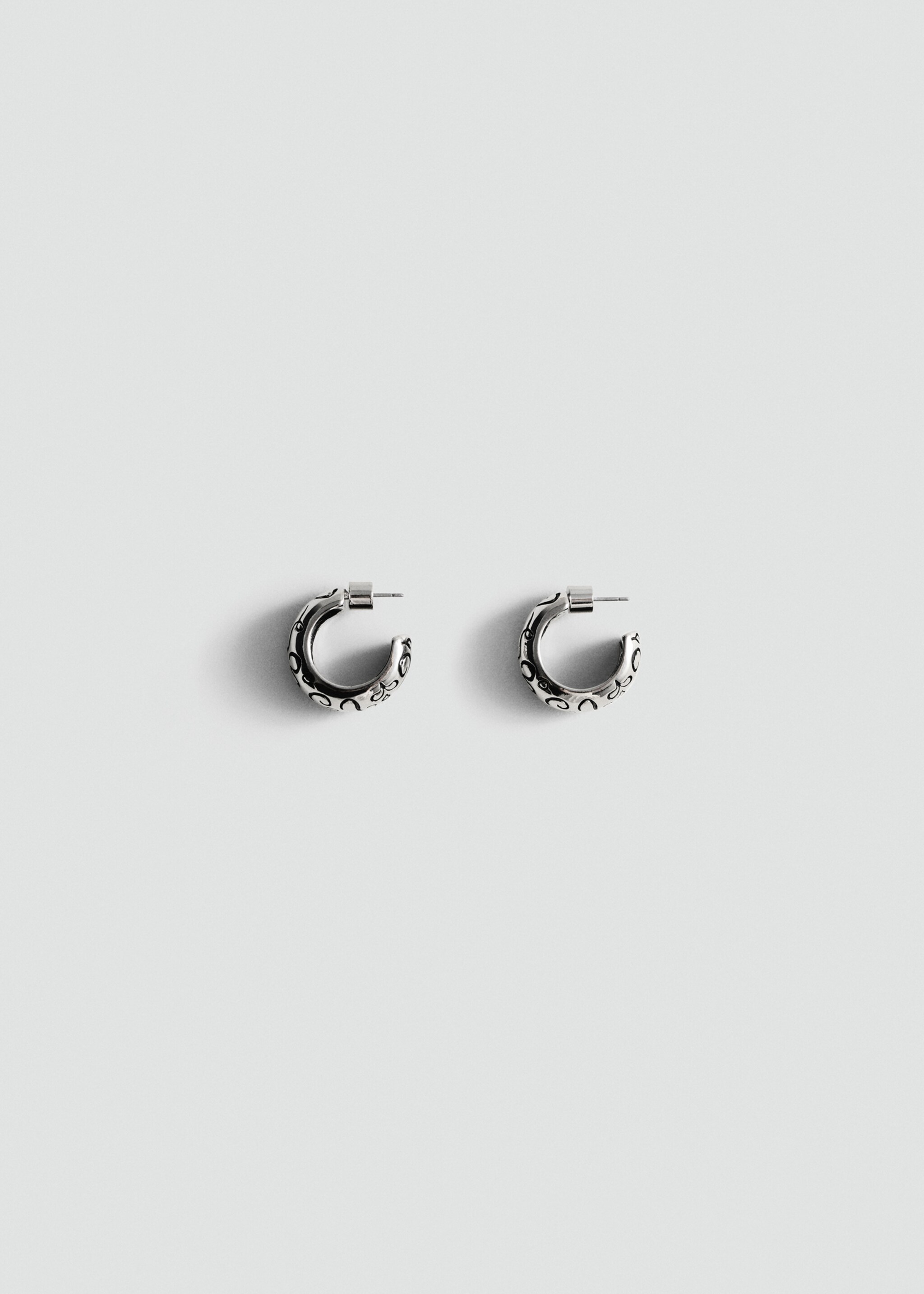 Textured hoop earrings - Article without model