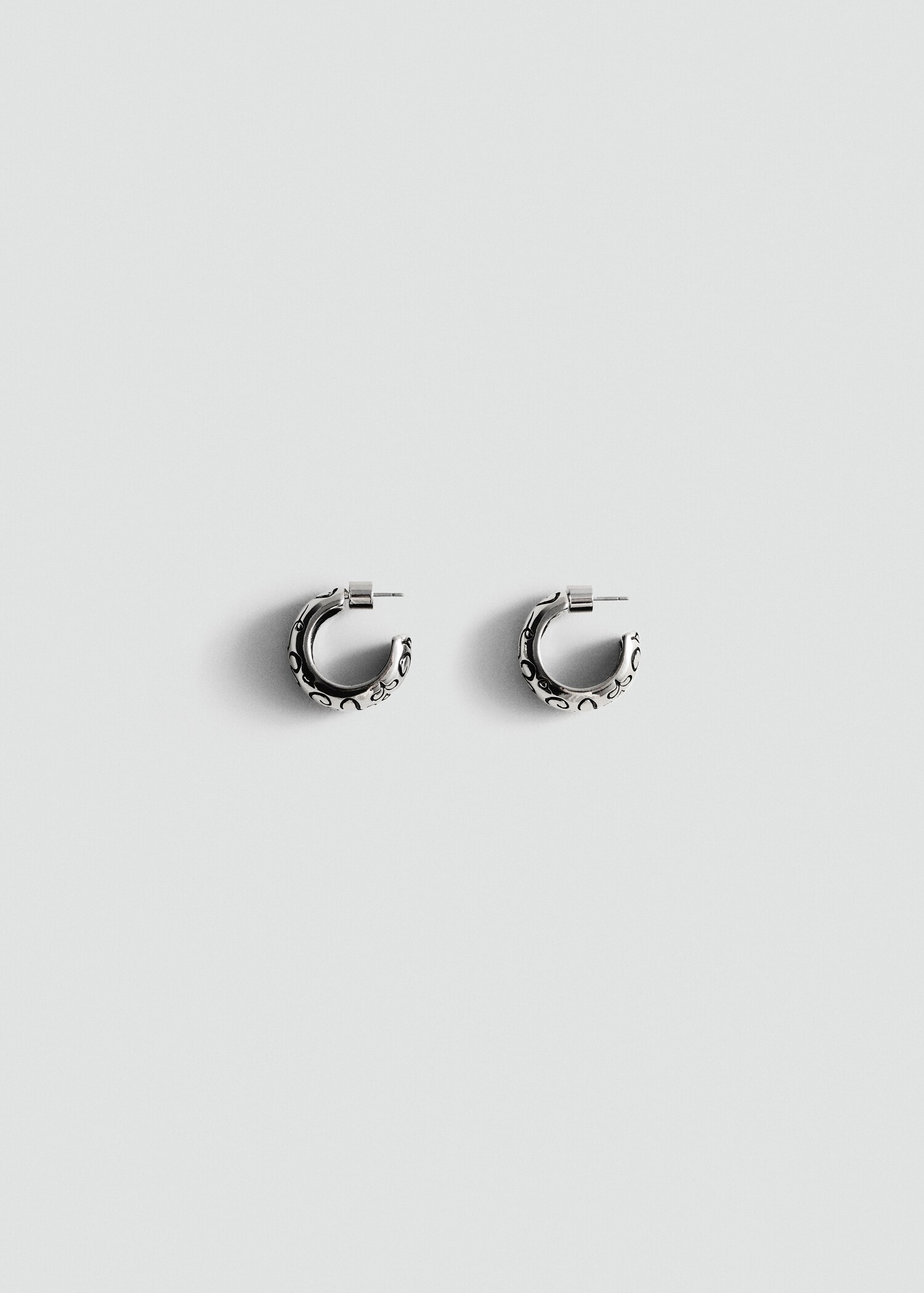 Textured hoop earrings - Article without model