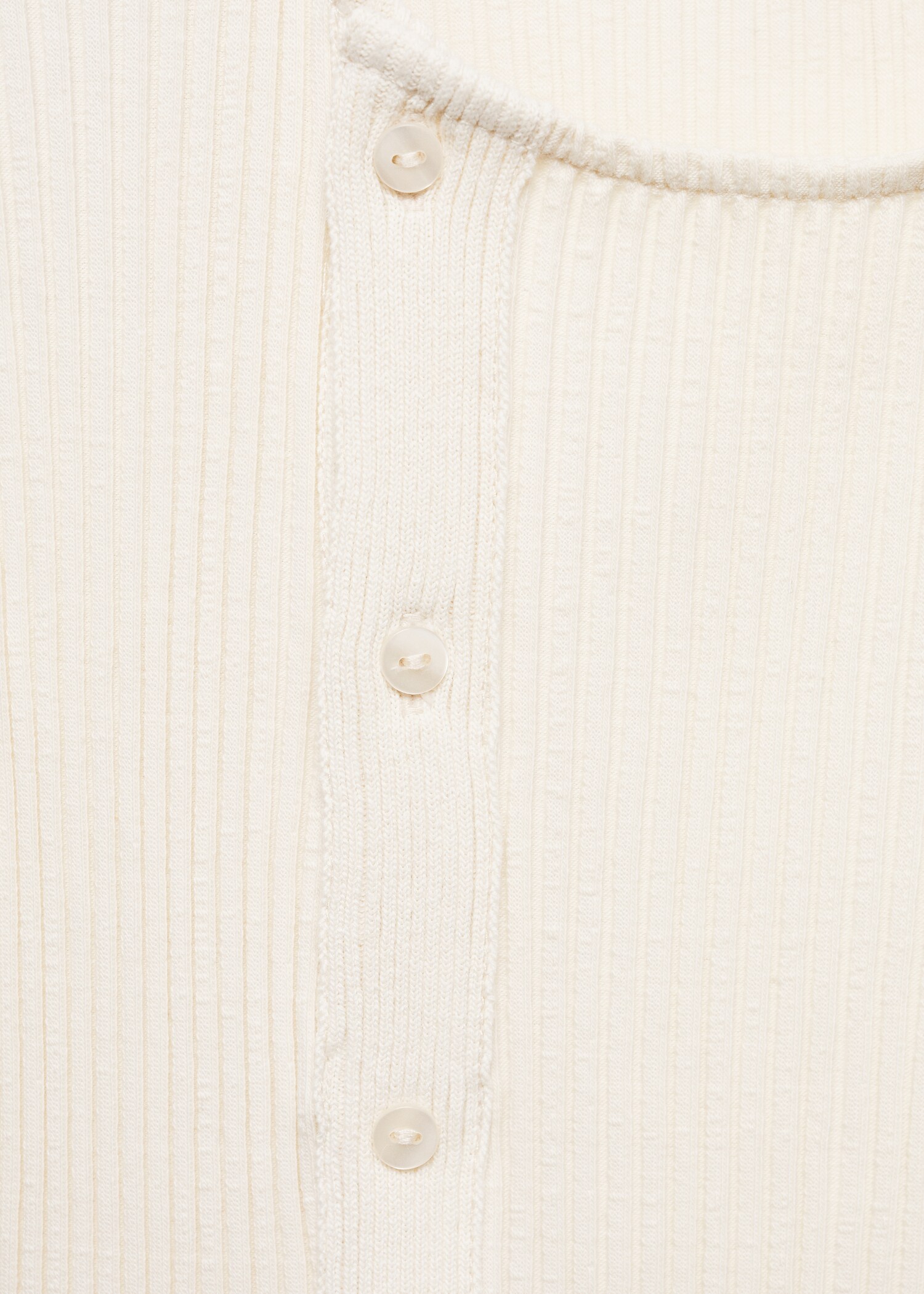 Stricktop mit seitlichen Knöpfen - Detail des Artikels 8