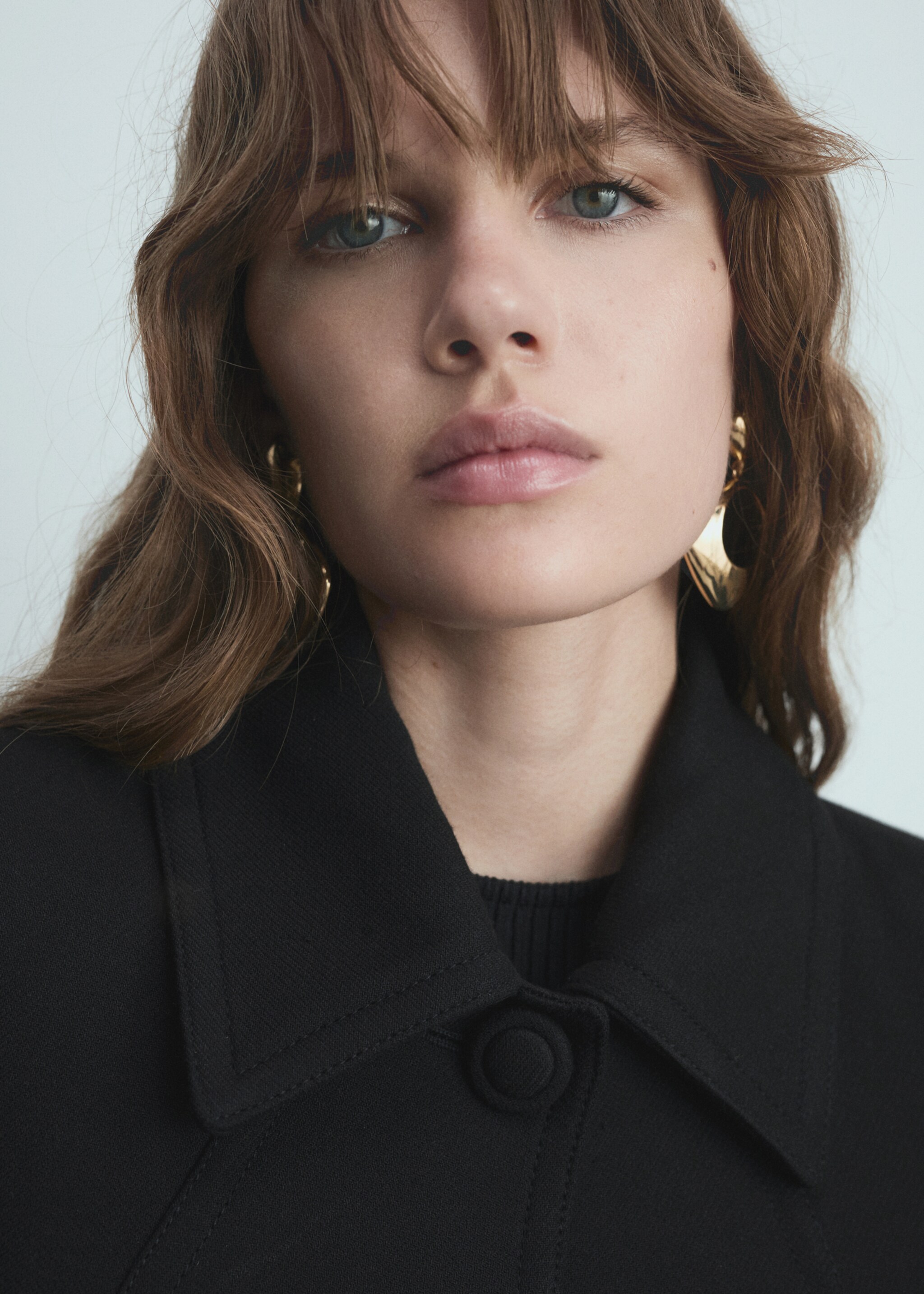 Straight-fit coat with buttons - Details of the article 1, Black. Ref: 77045672-00.