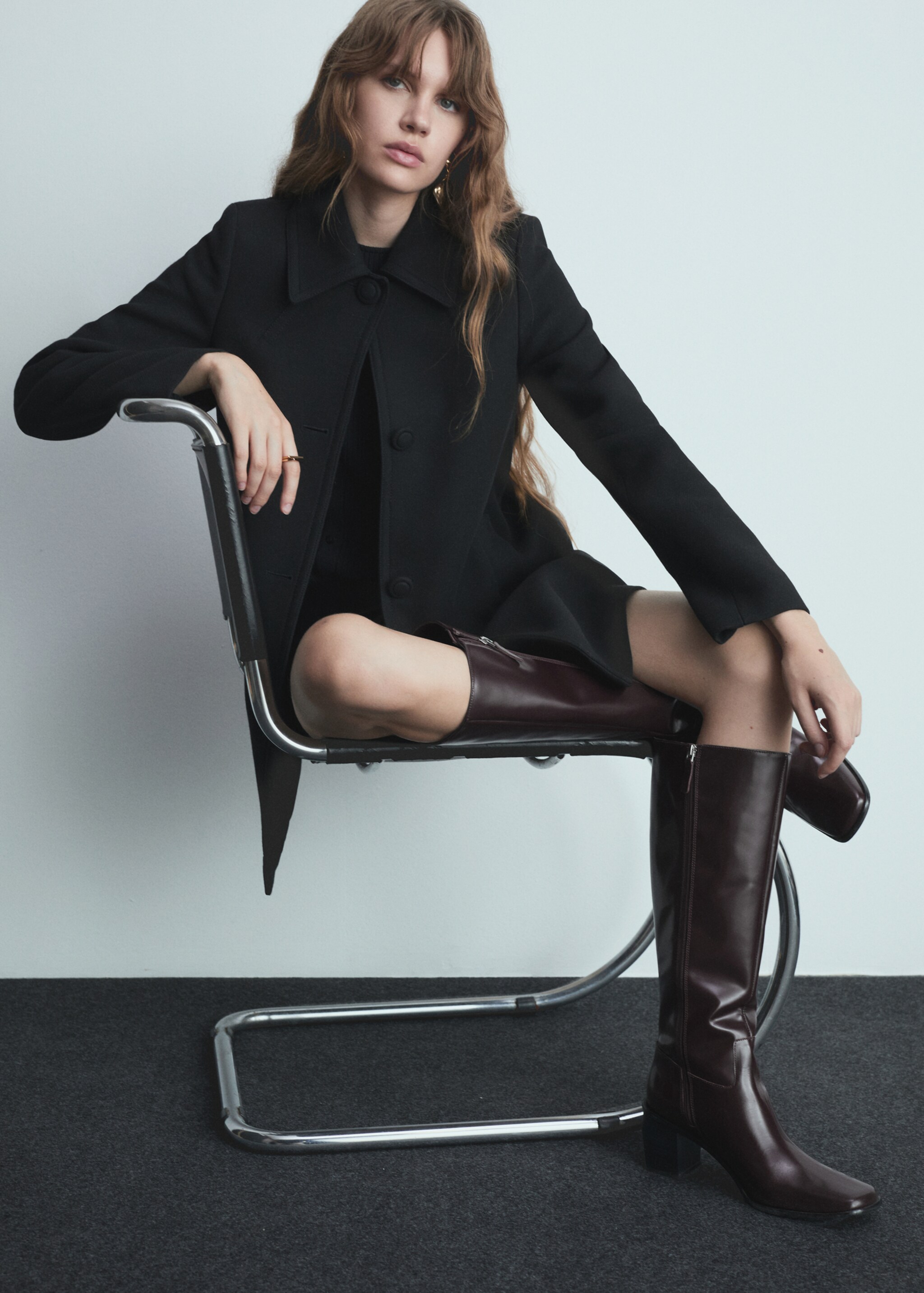 Straight-fit coat with buttons - Details of the article 2, Black. Ref: 77045672-00.