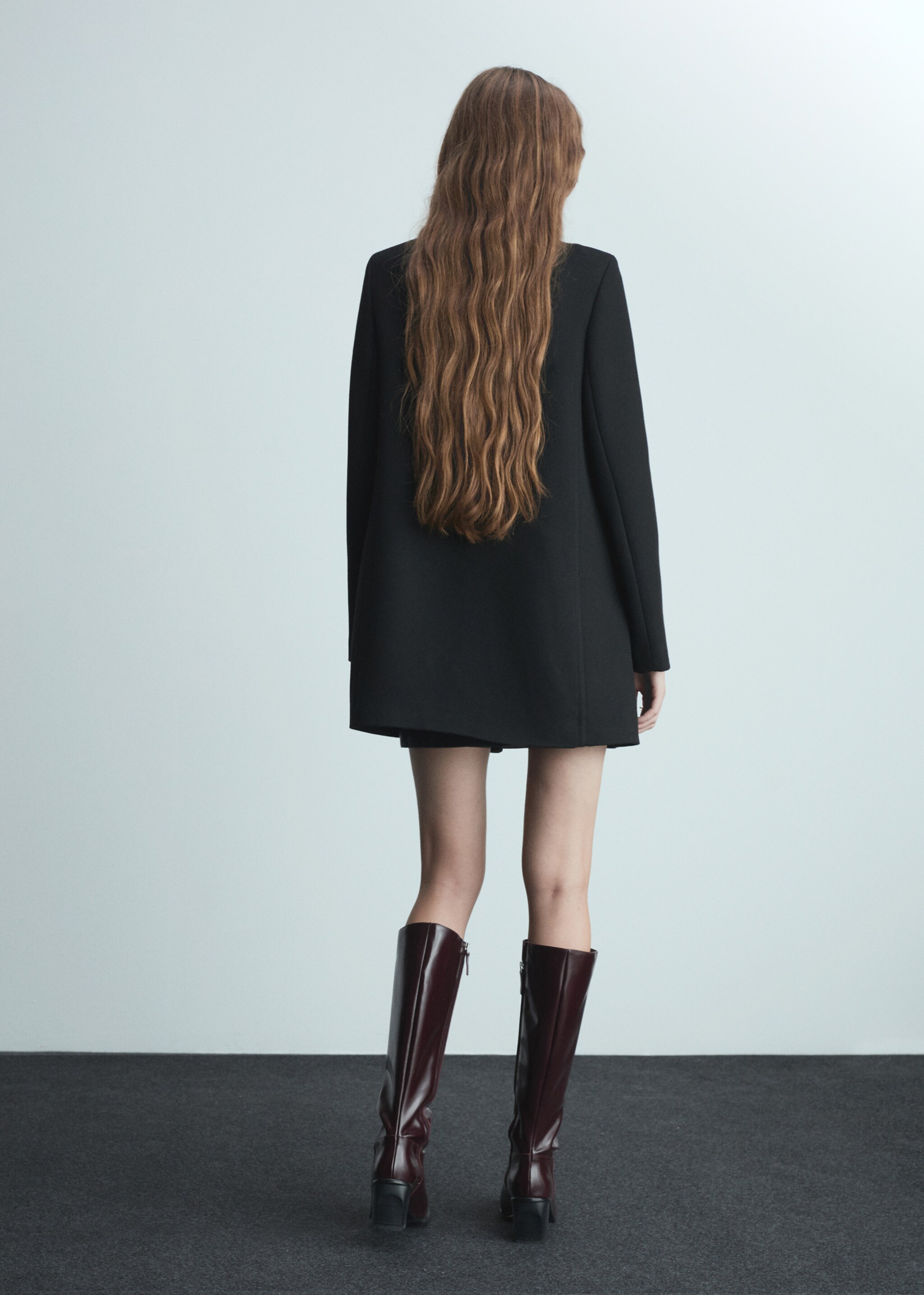 Straight-fit coat with buttons - Reverse of the article, Black. Ref: 77045672-00.