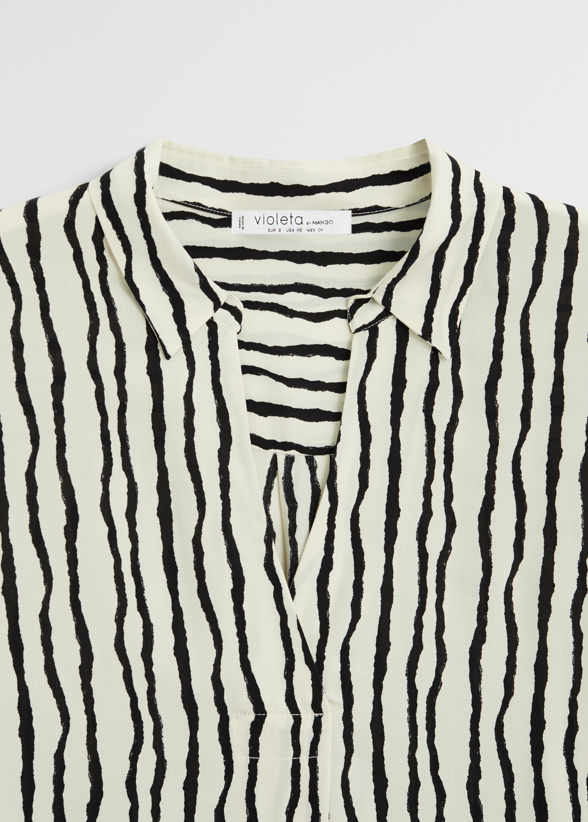 Flowy printed blouse - Details of the article 8