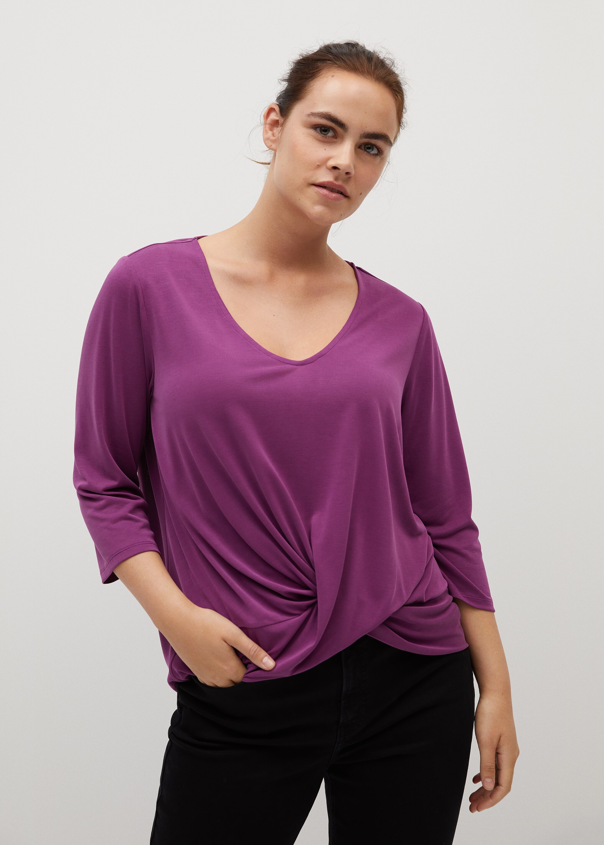 Camiseta modal nudo - Plano medio