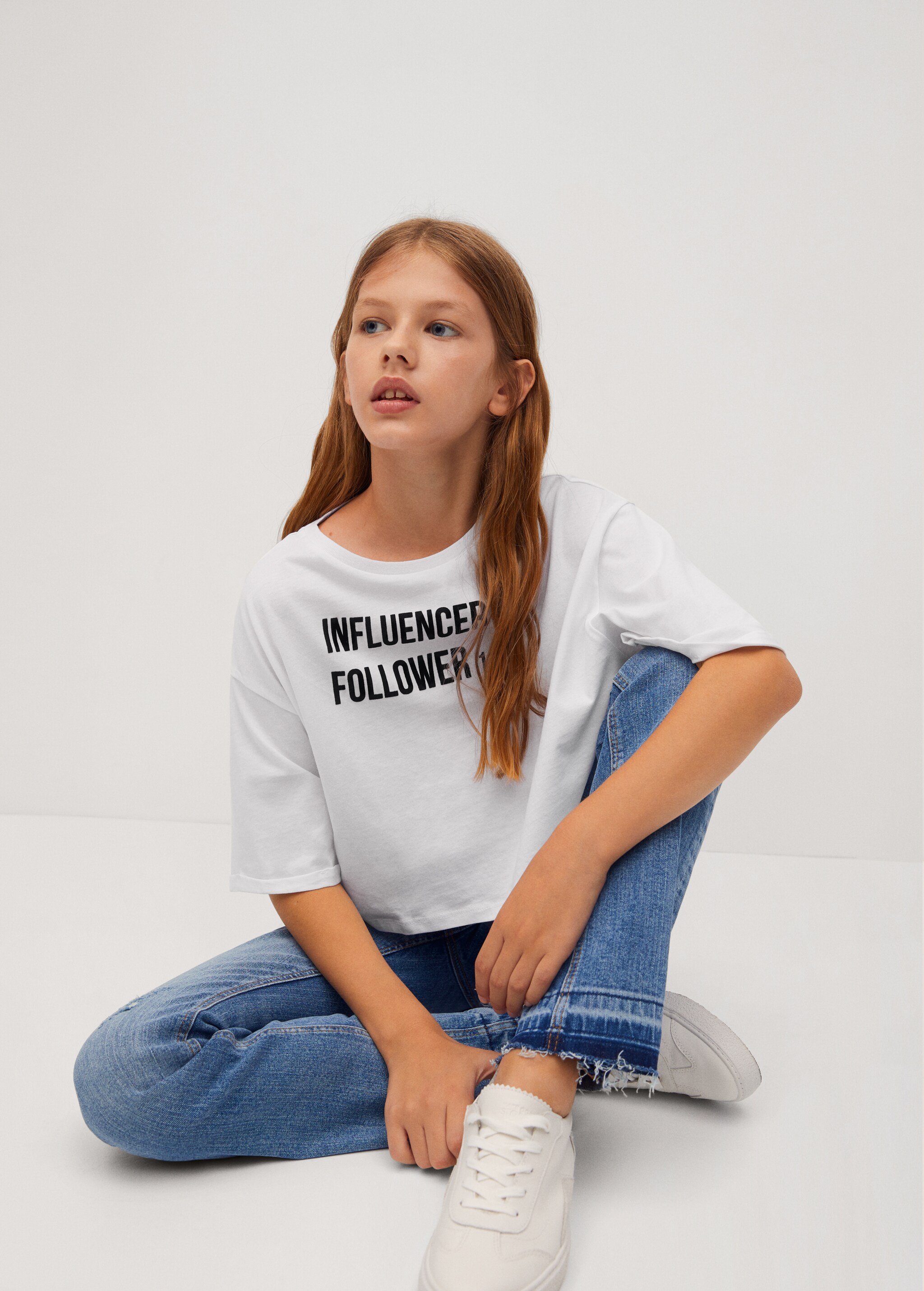 Camiseta crop mensaje - Plano medio
