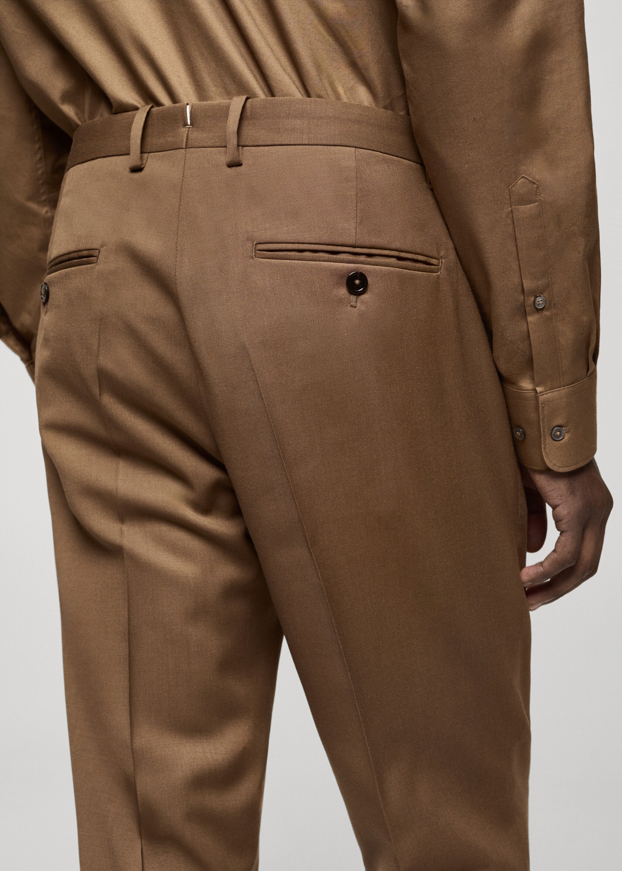 100% virgin wool slim-fit suit trousers - Details of the article 6, Brown. Ref: 77045970-00.