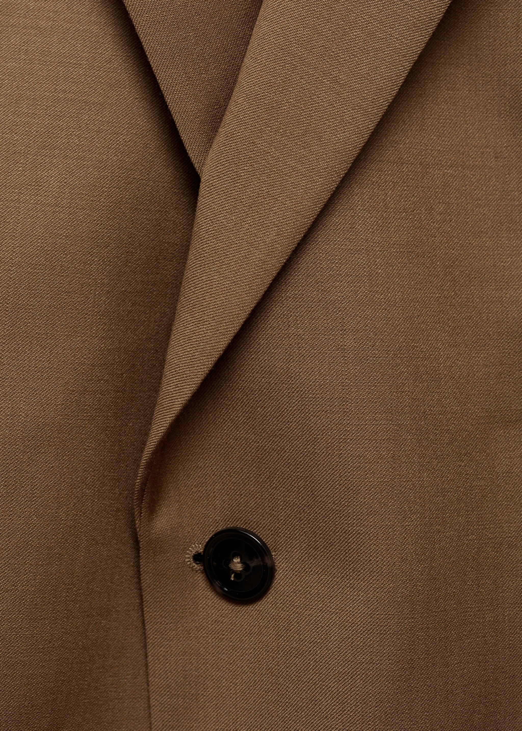 Sacou de costum slim fit de lână virgină 100 % - Detaliu al articolului 8, Maro. Ref: 77045971-00.