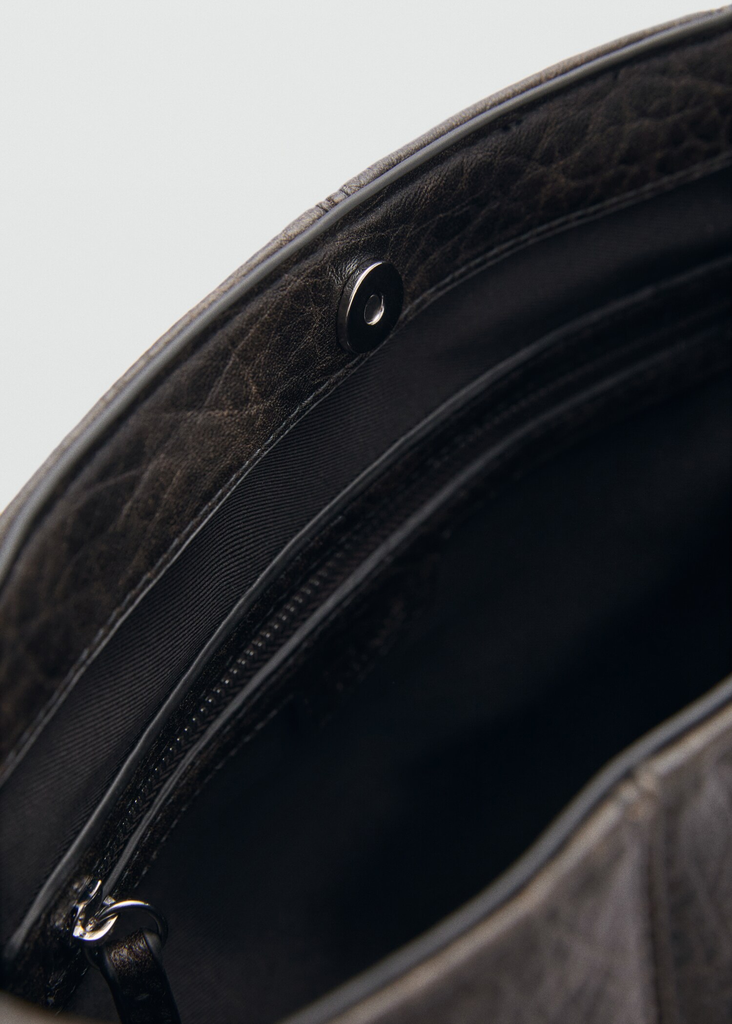 Leather effect bucket bag - Details of the article 2