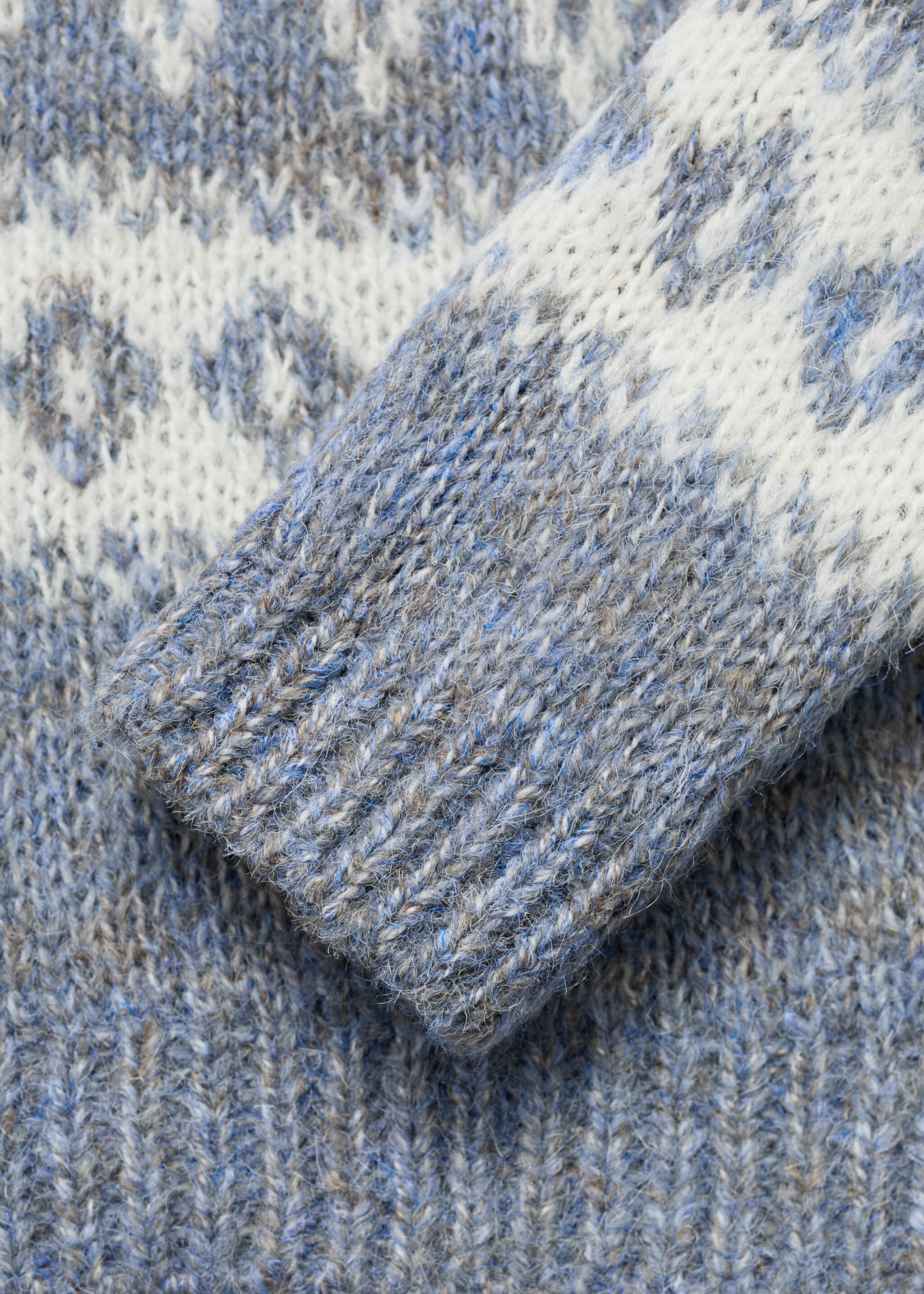 Pull-over jacquard - Détail de l'article 8, Bleu. Ref: 77046339-00.