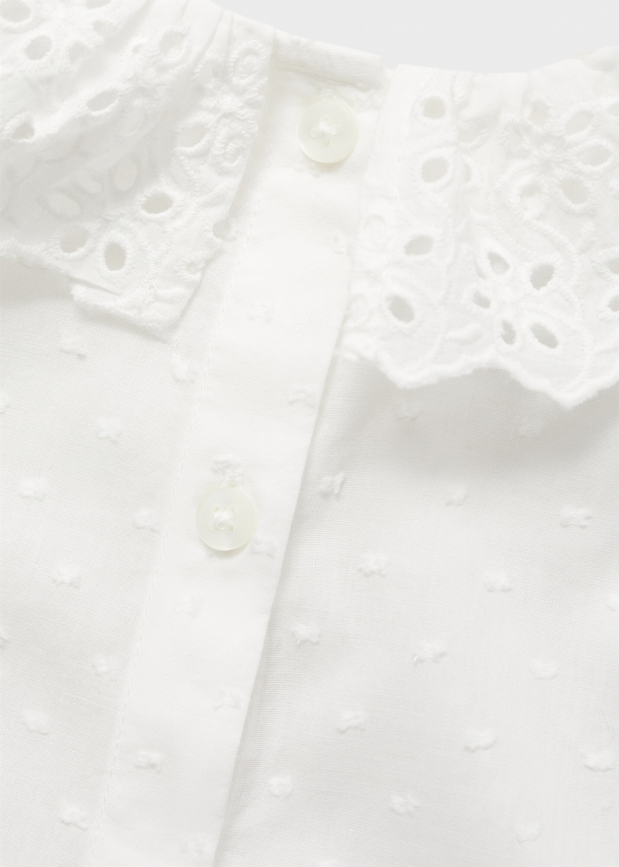 Opengewerkte blouse met peterpankraag - Detail van het artikel 8